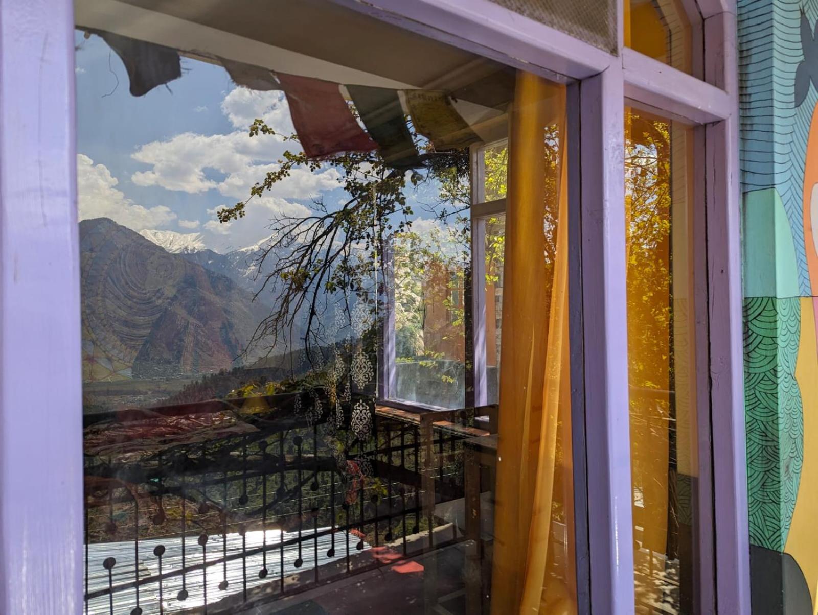 Deluxe Double or Twin Room with Mountain View photo 3