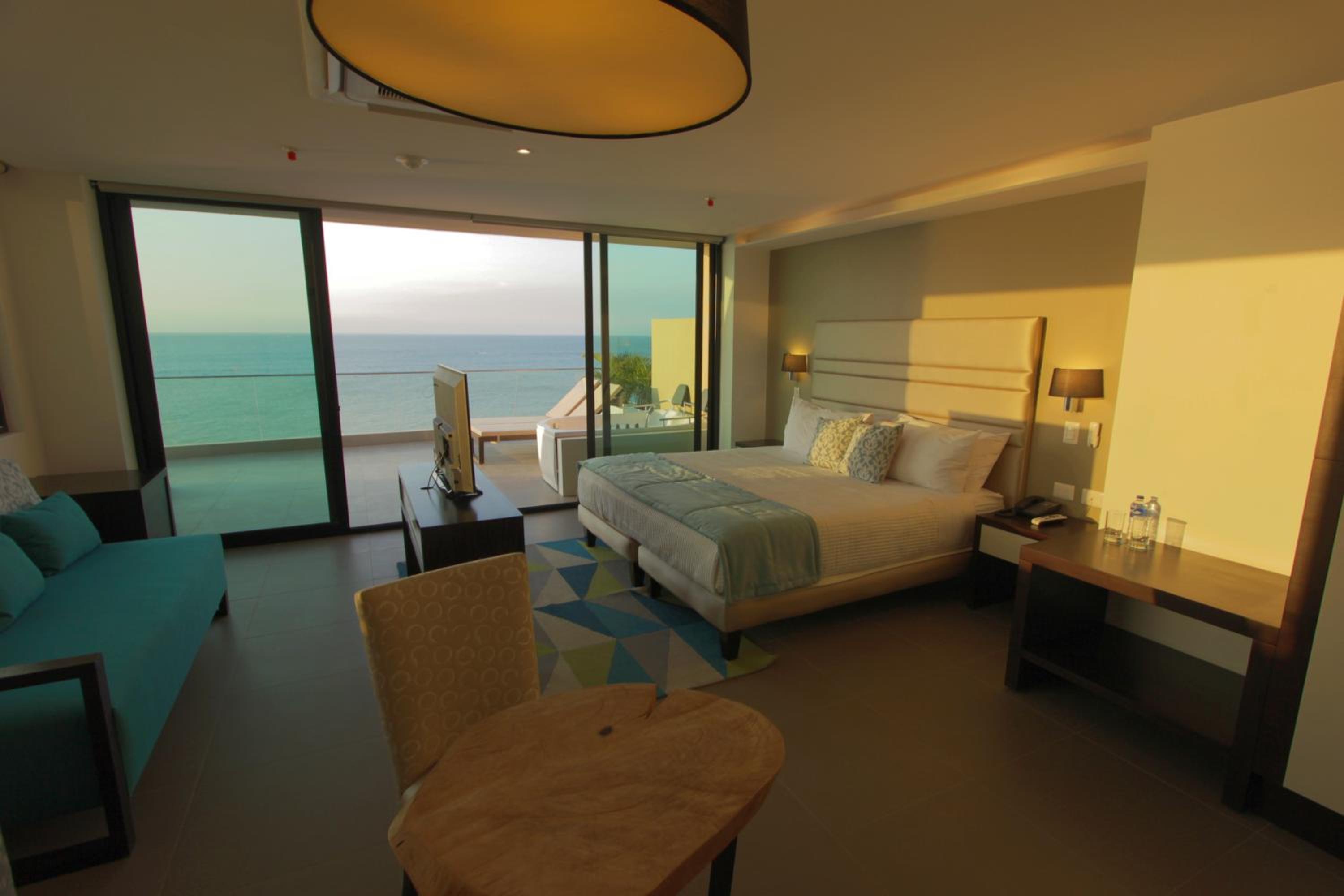 Junior Suite with Sea View photo 3
