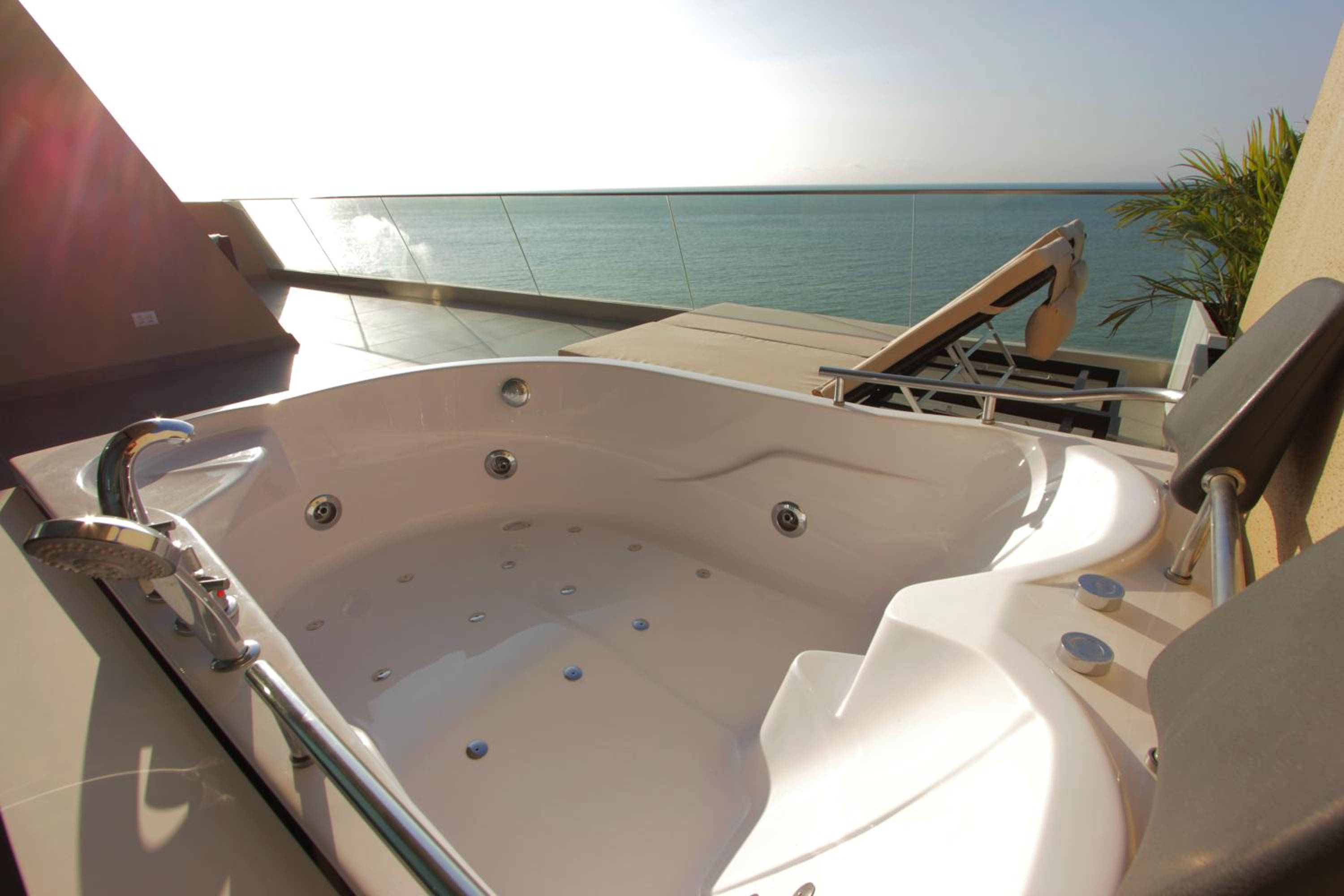 Junior Suite with Sea View photo 2