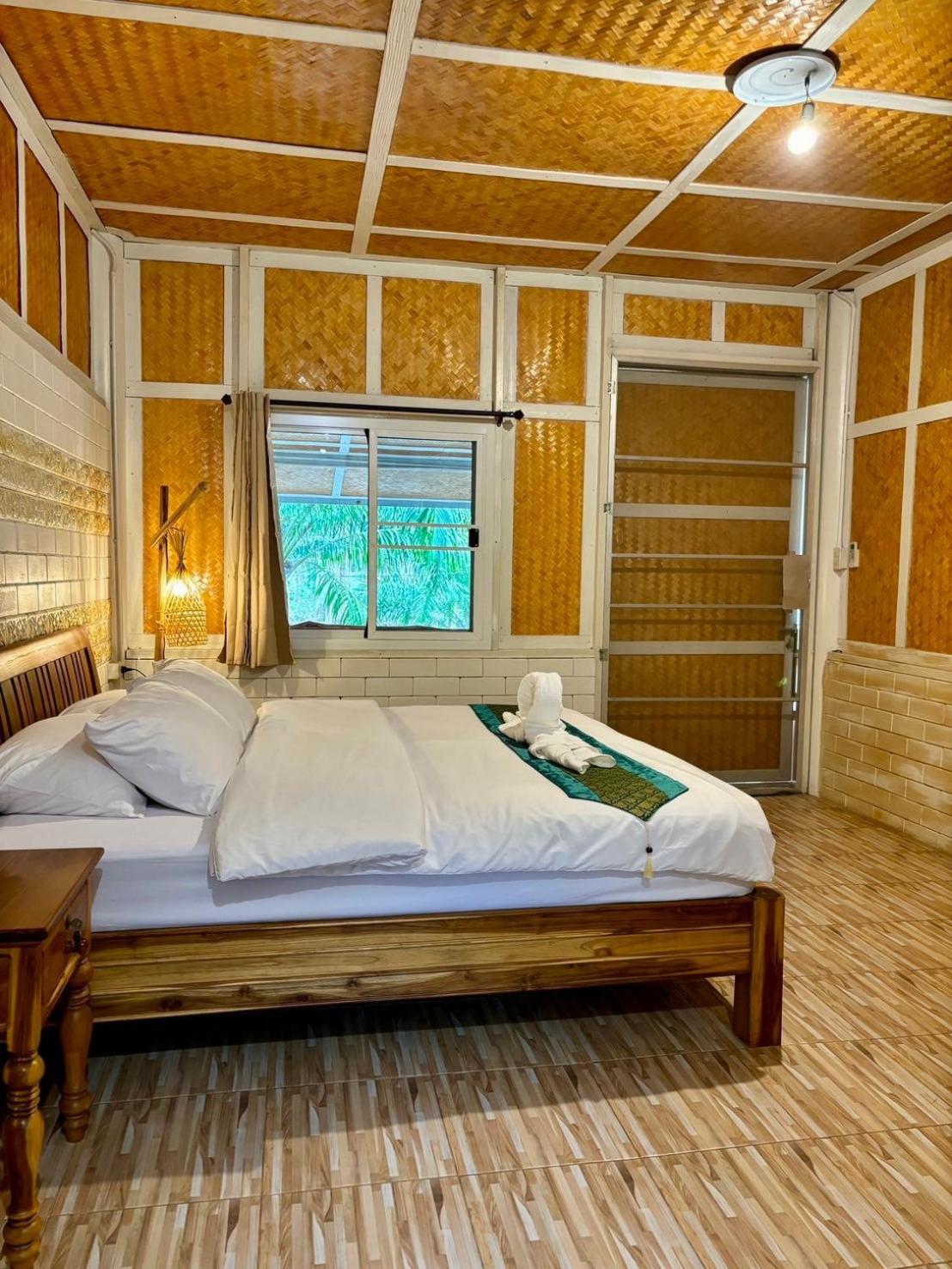 Standard Double Room - Photo 15