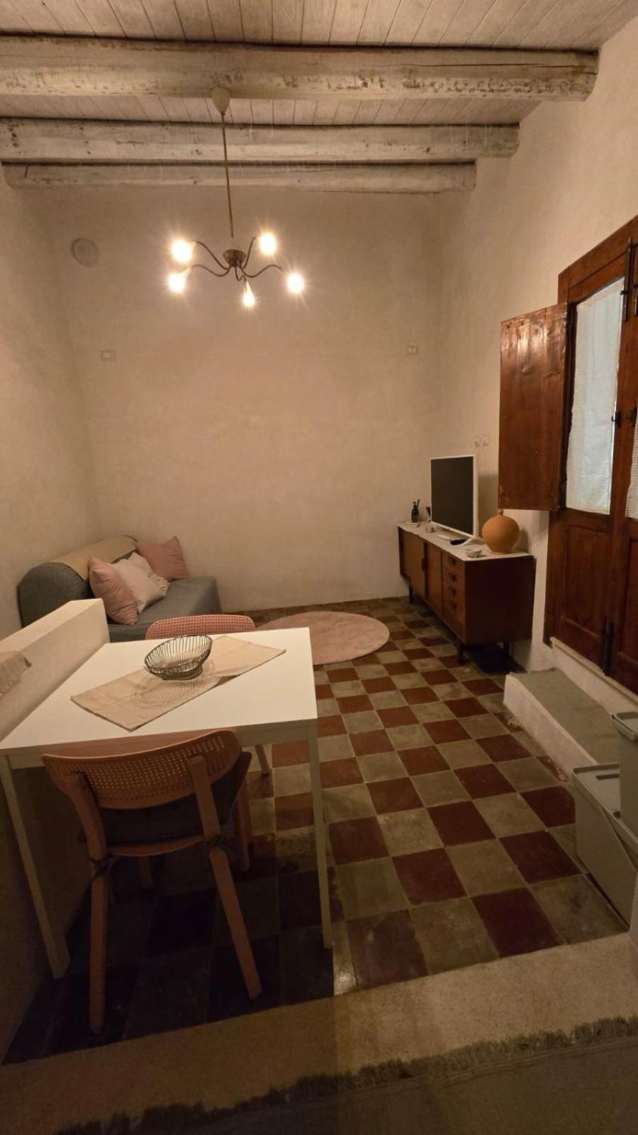 One-Bedroom House photo 1