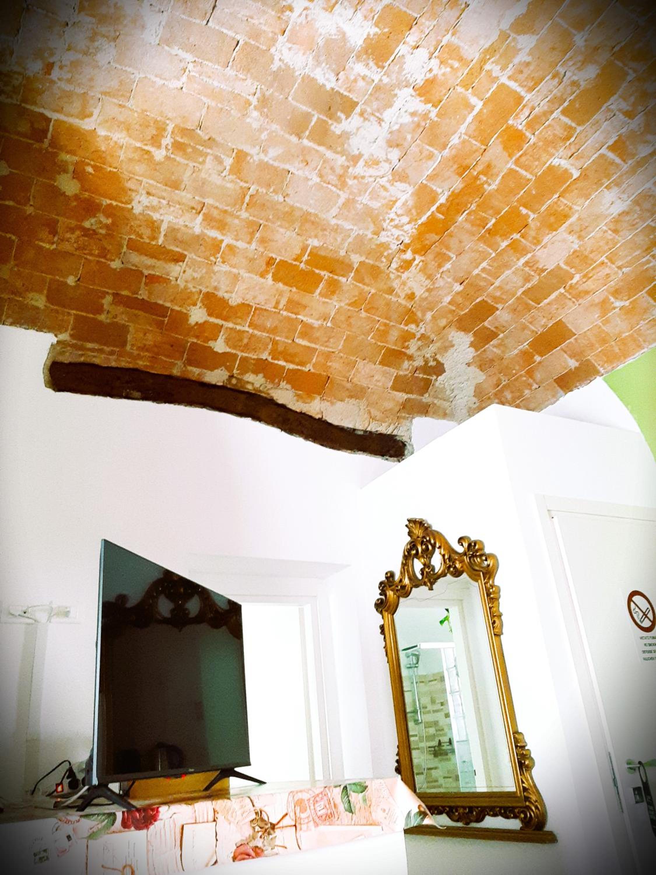 Single Room with Private Bathroom