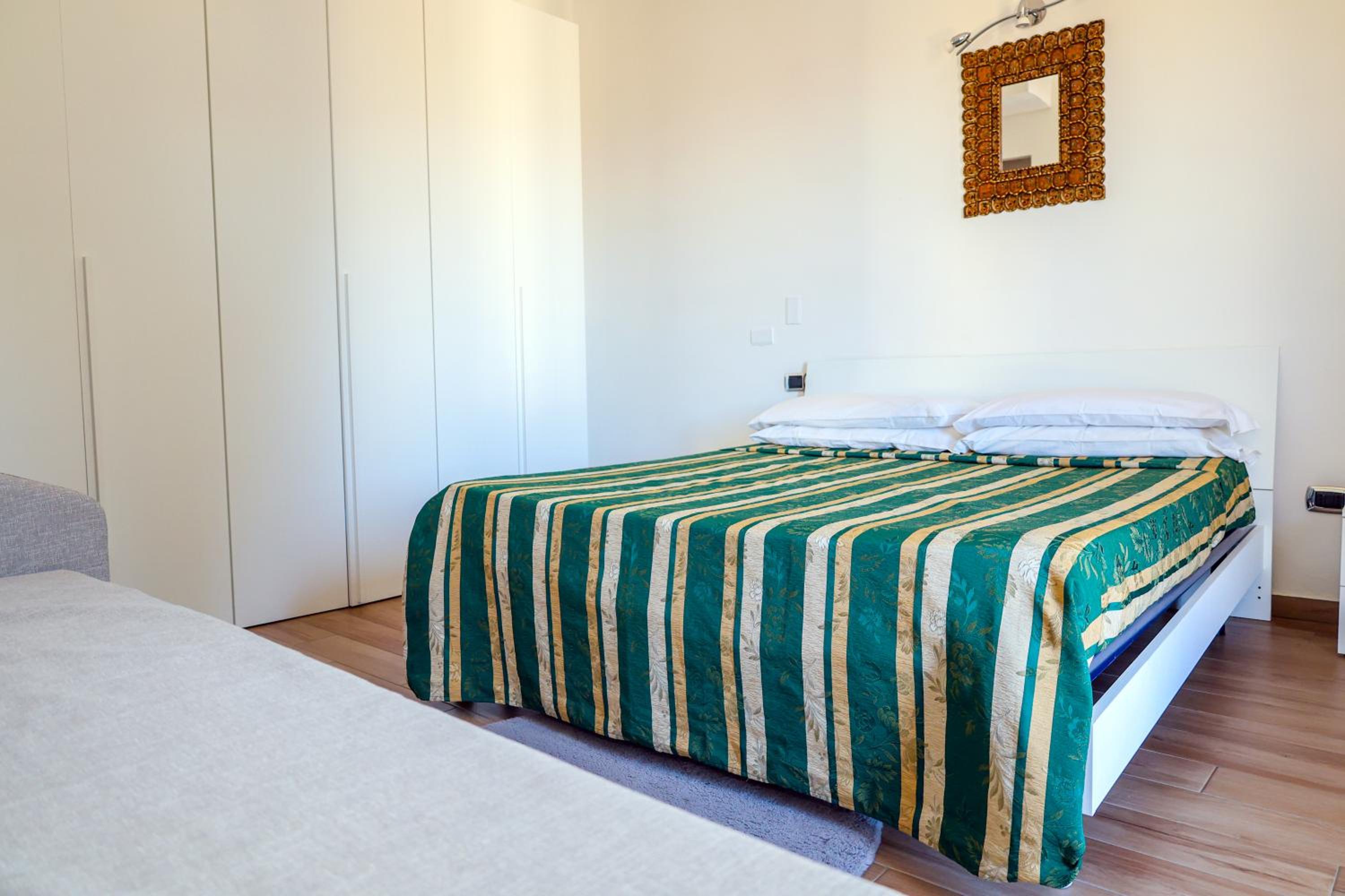 Large Double Room photo 1