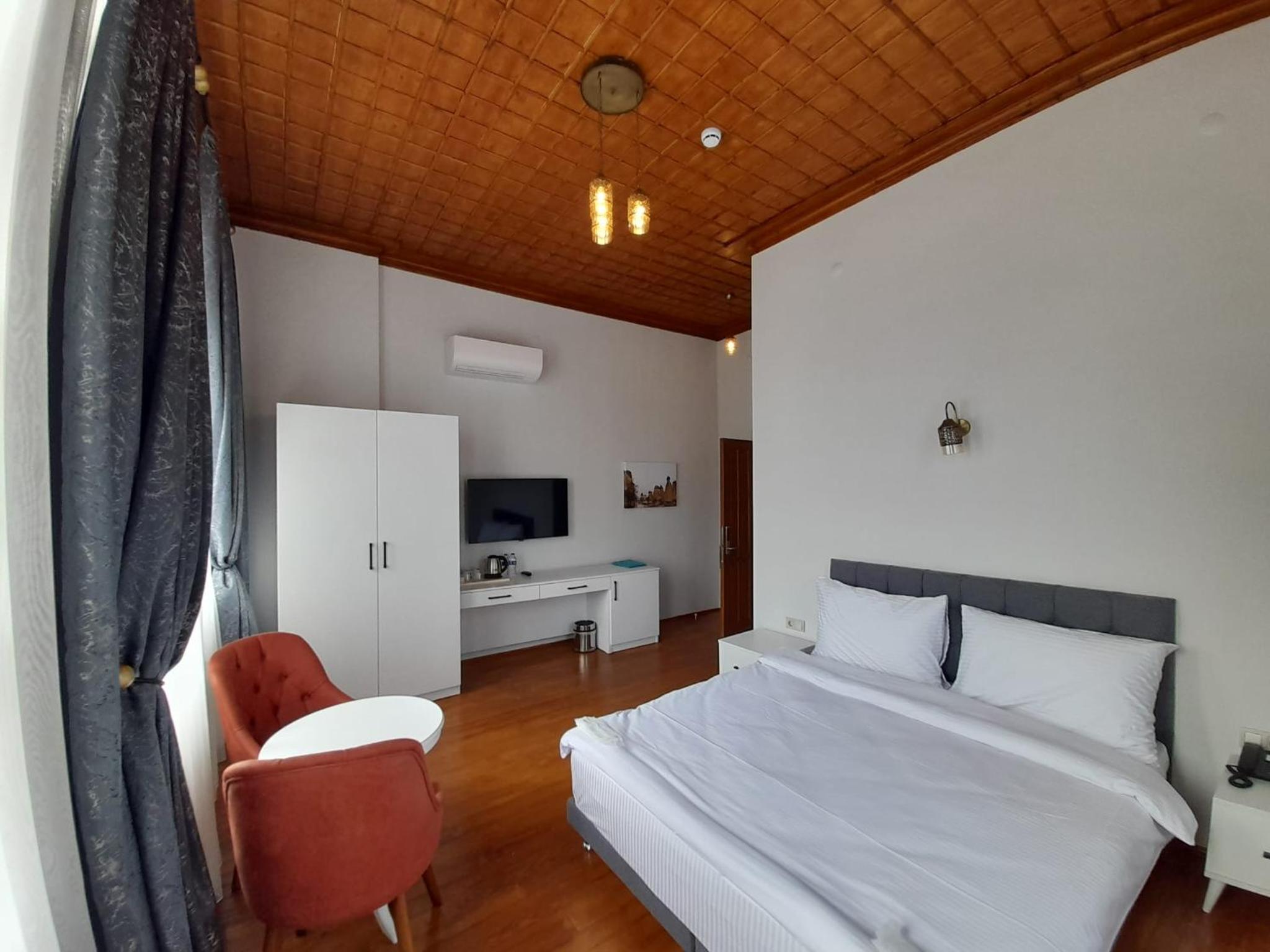 Double Room - Photo 14