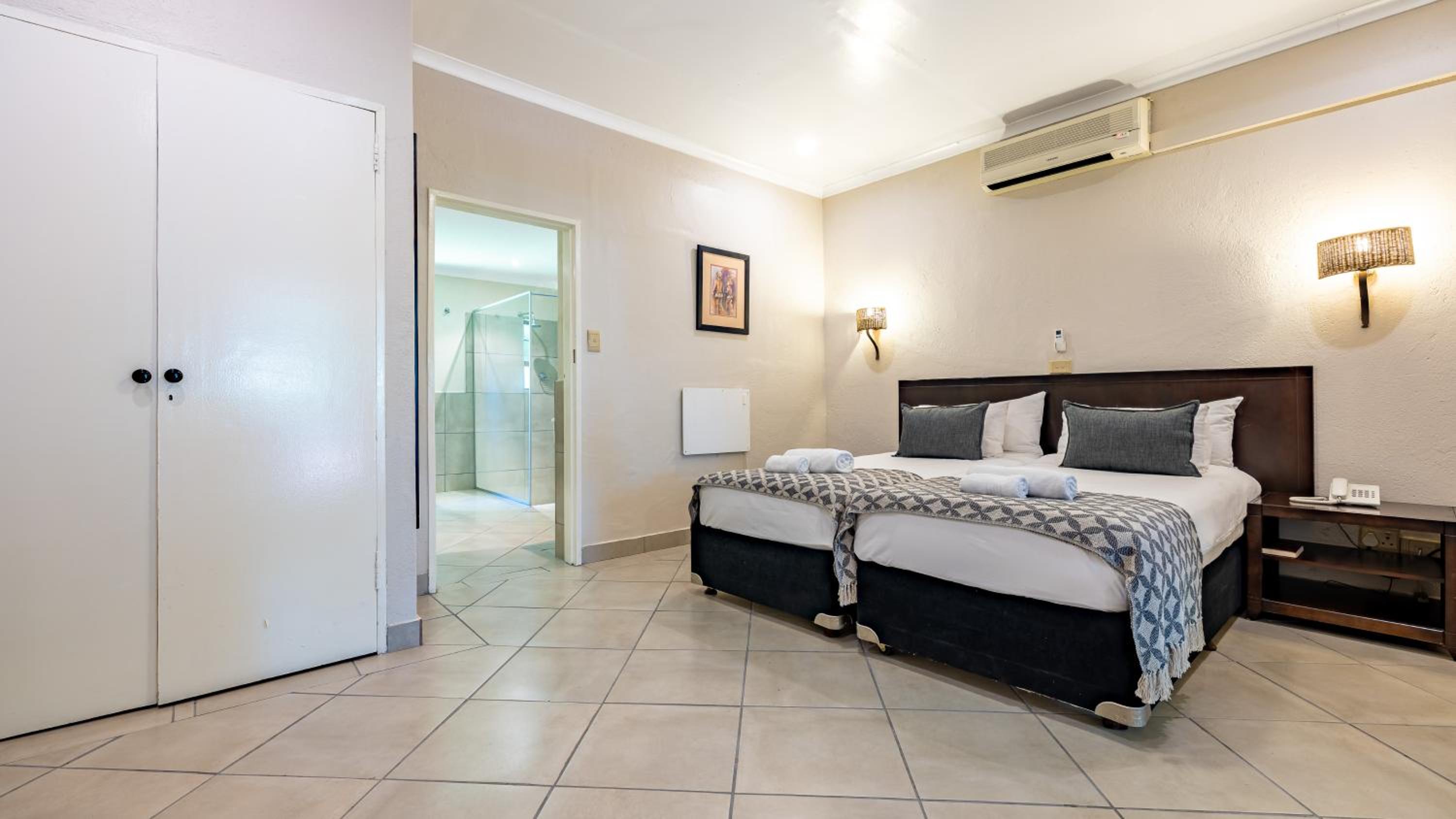 Twin Room with Garden View - Photo 4