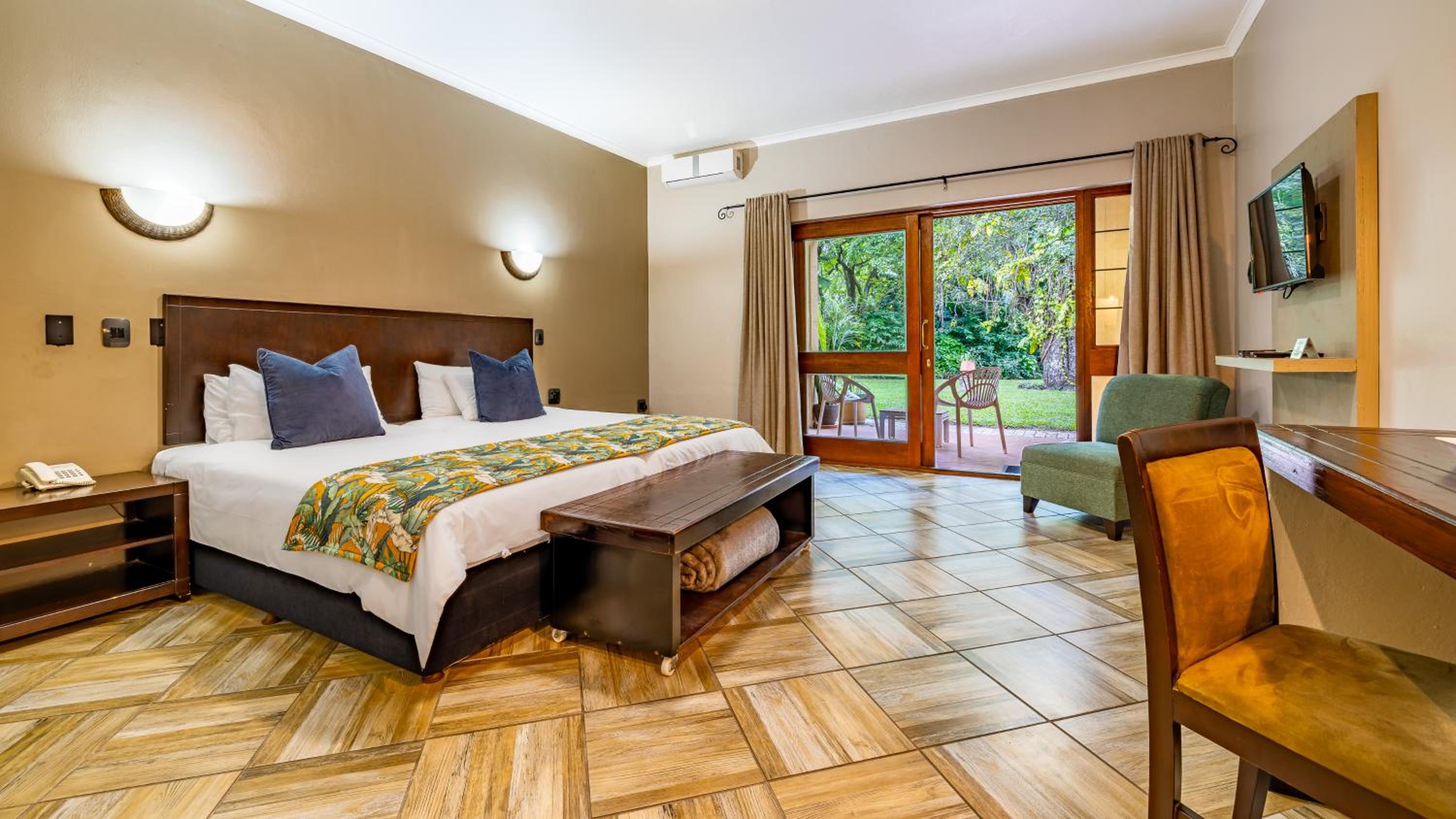 Standard Twin Room - Photo 3