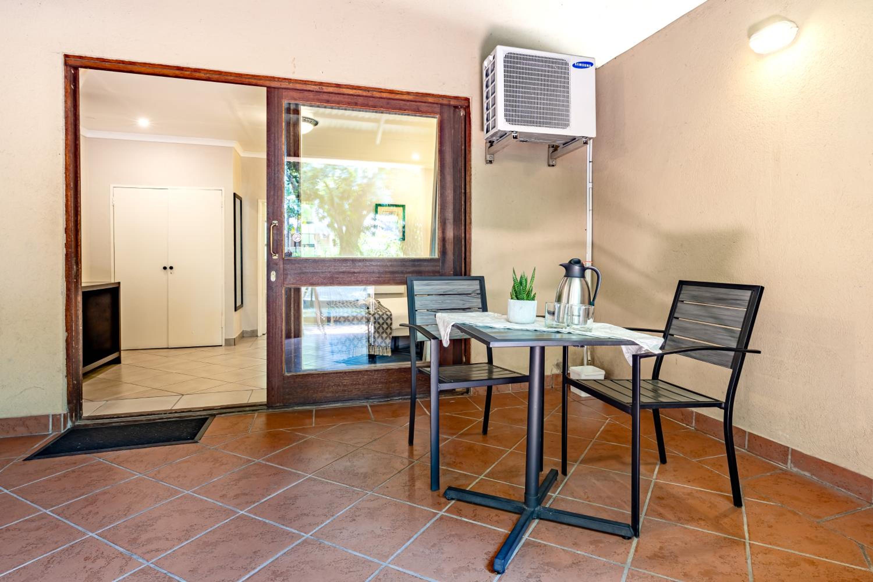 Twin Room with Garden View - Photo 2