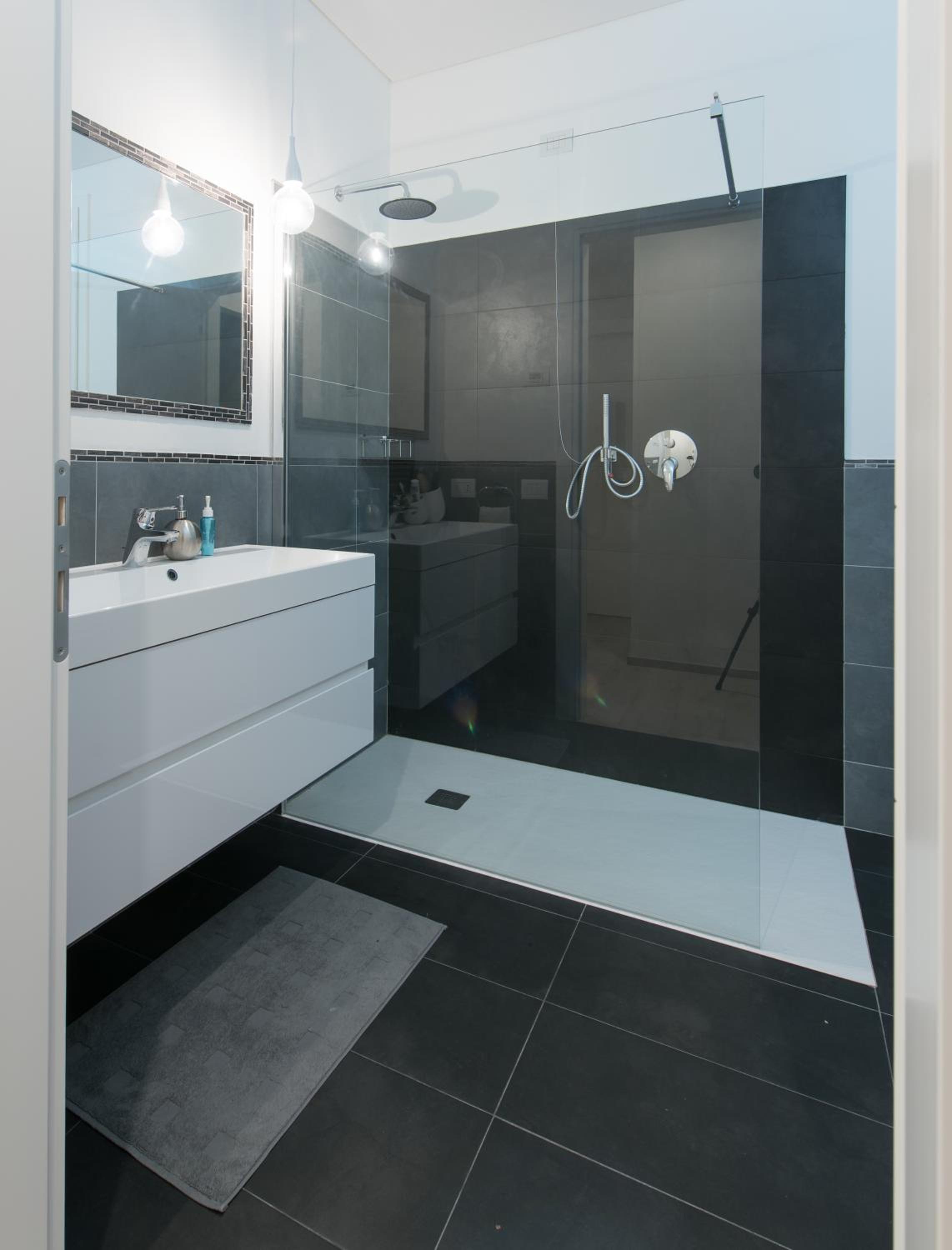 Family Room with Private Ensuite Bathroom photo 2