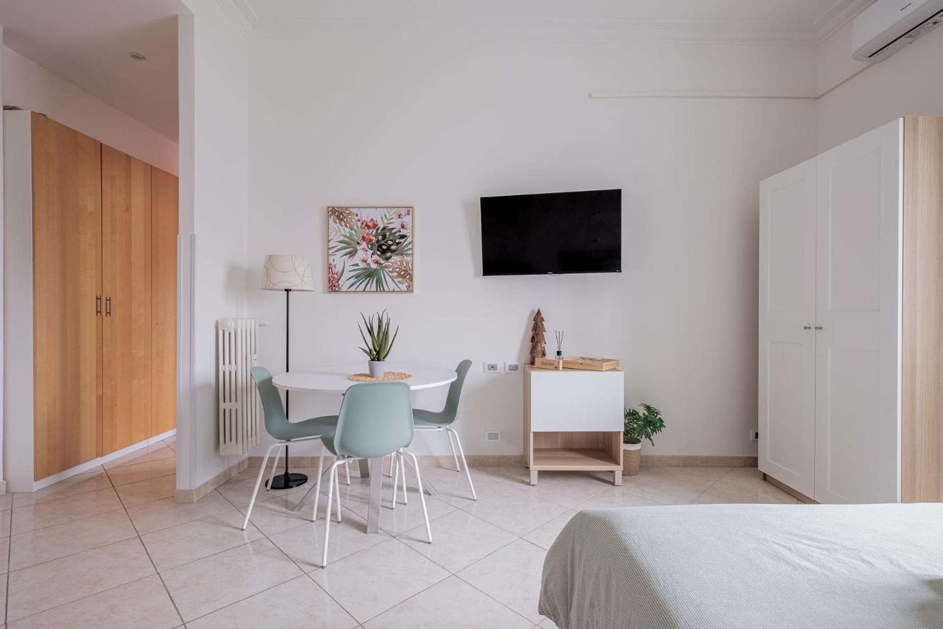 Apartment photo 2