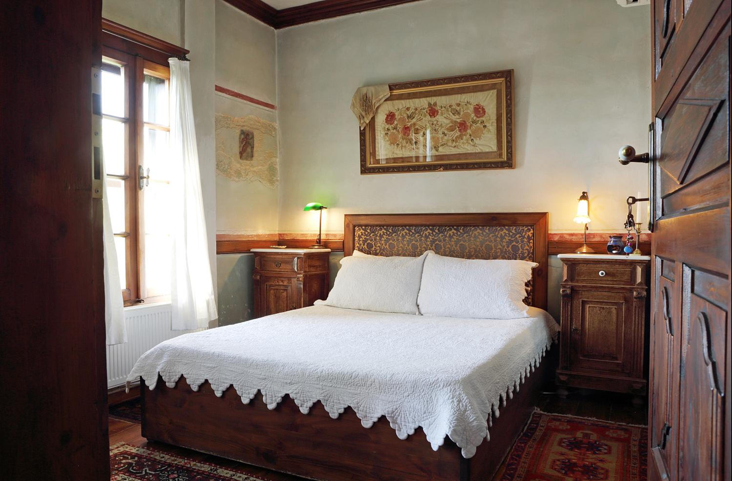 Standard Double Room - Photo 9