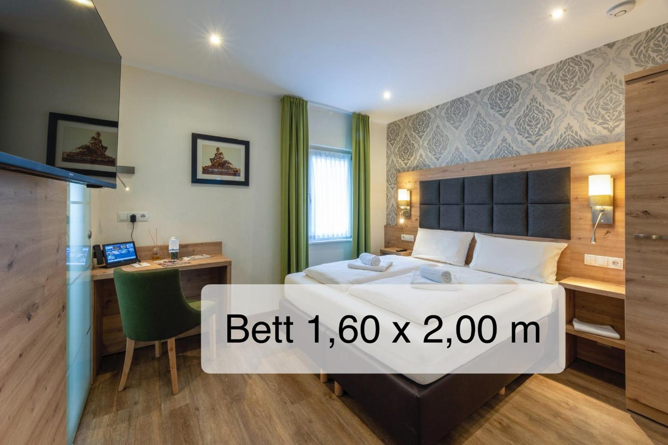 Small Double Room - Main Building photo 2