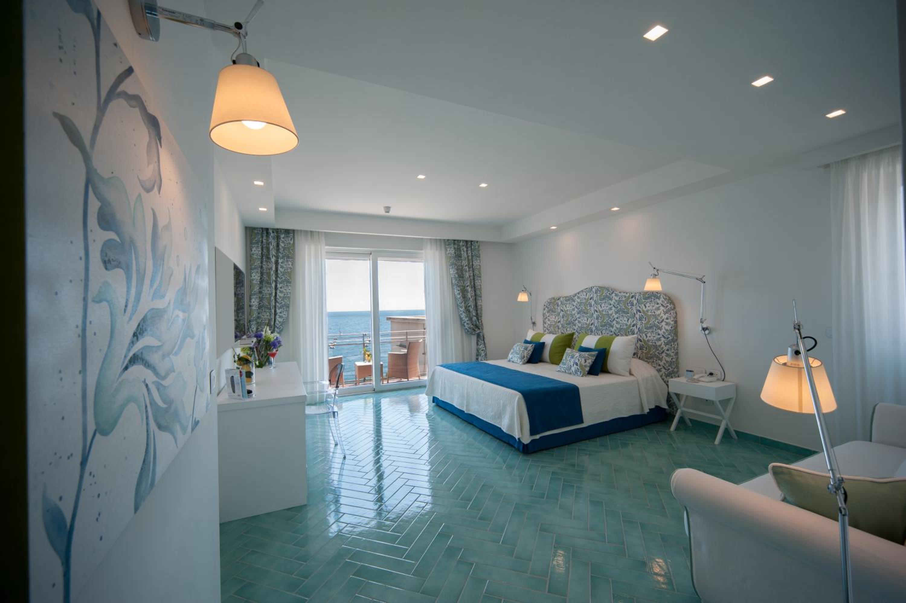 Suite - Photo 2