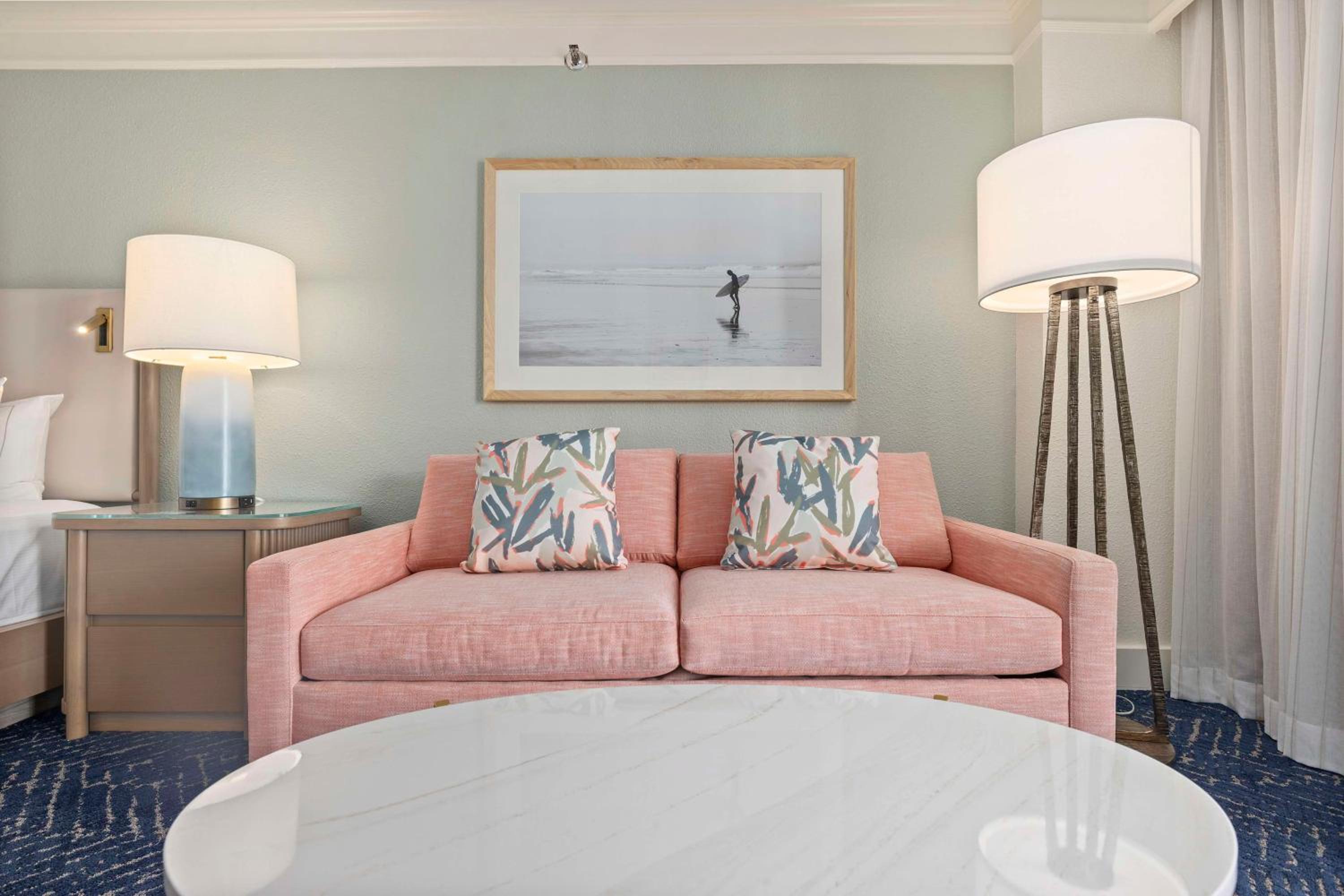 Deluxe King Junior Suite with Partial View - Photo 2