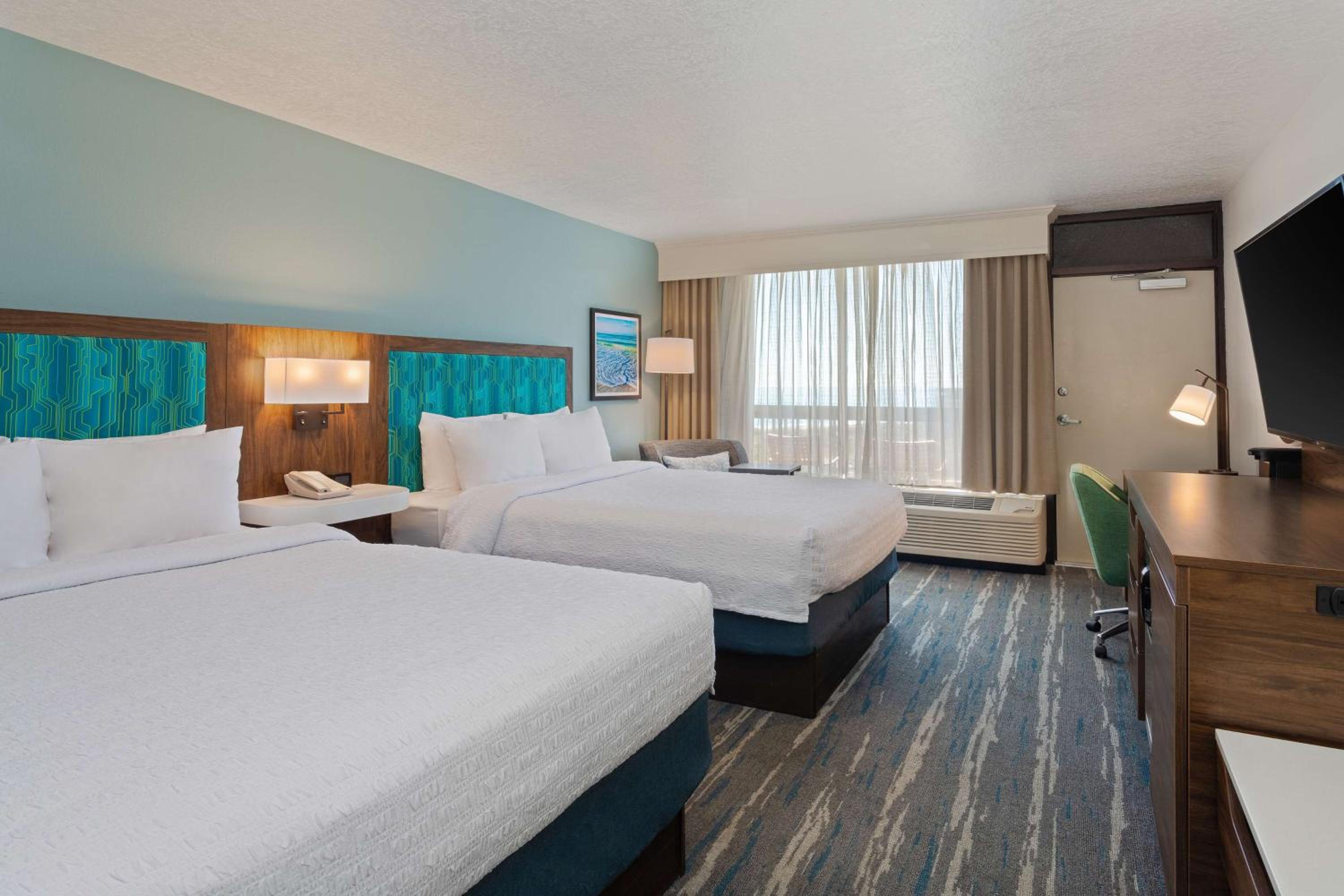 Queen Room with Two Queen Beds and Balcony - Non-Smoking - Photo 1