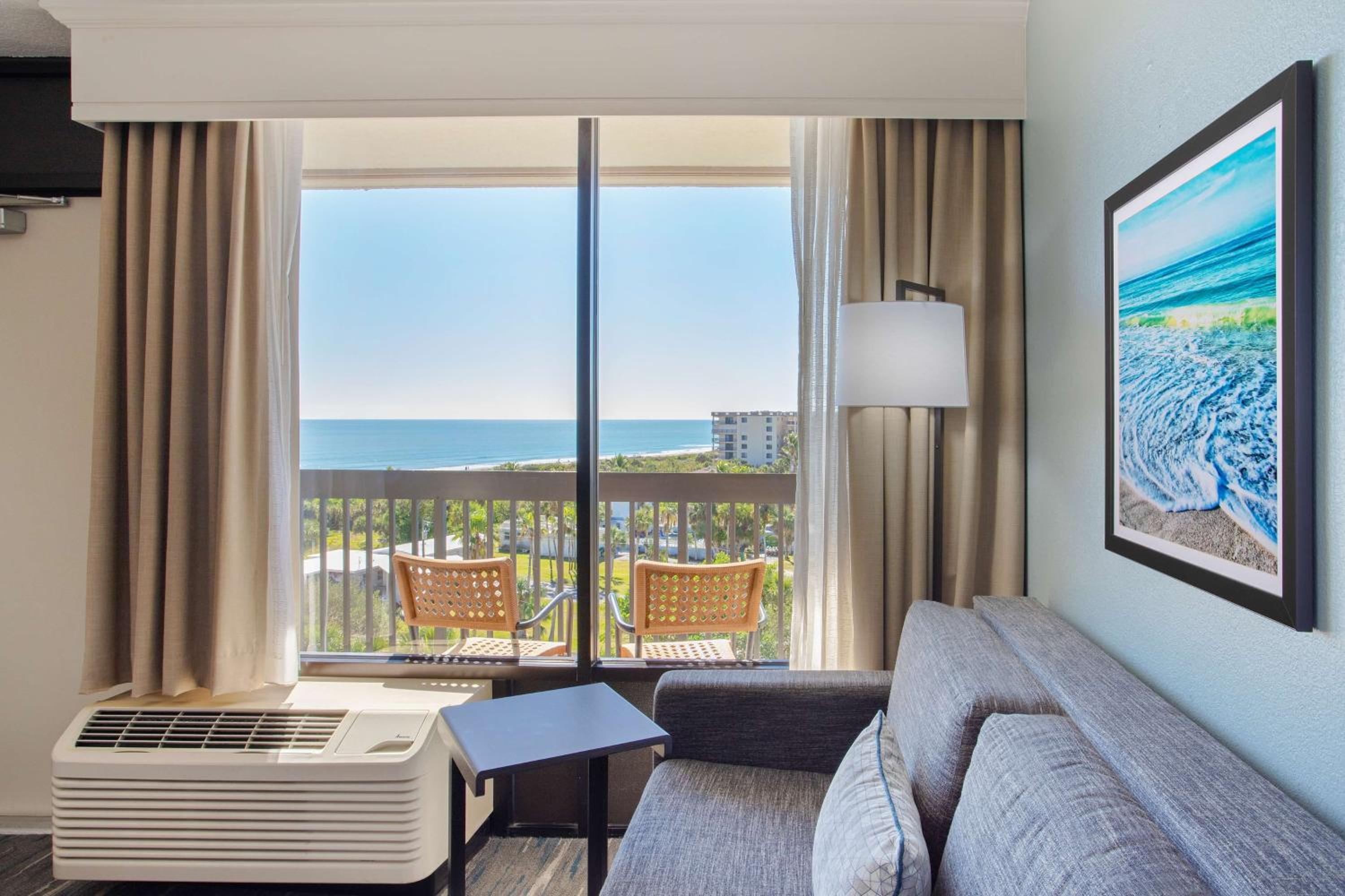 King Room with Ocean View - Non-Smoking - Photo 2