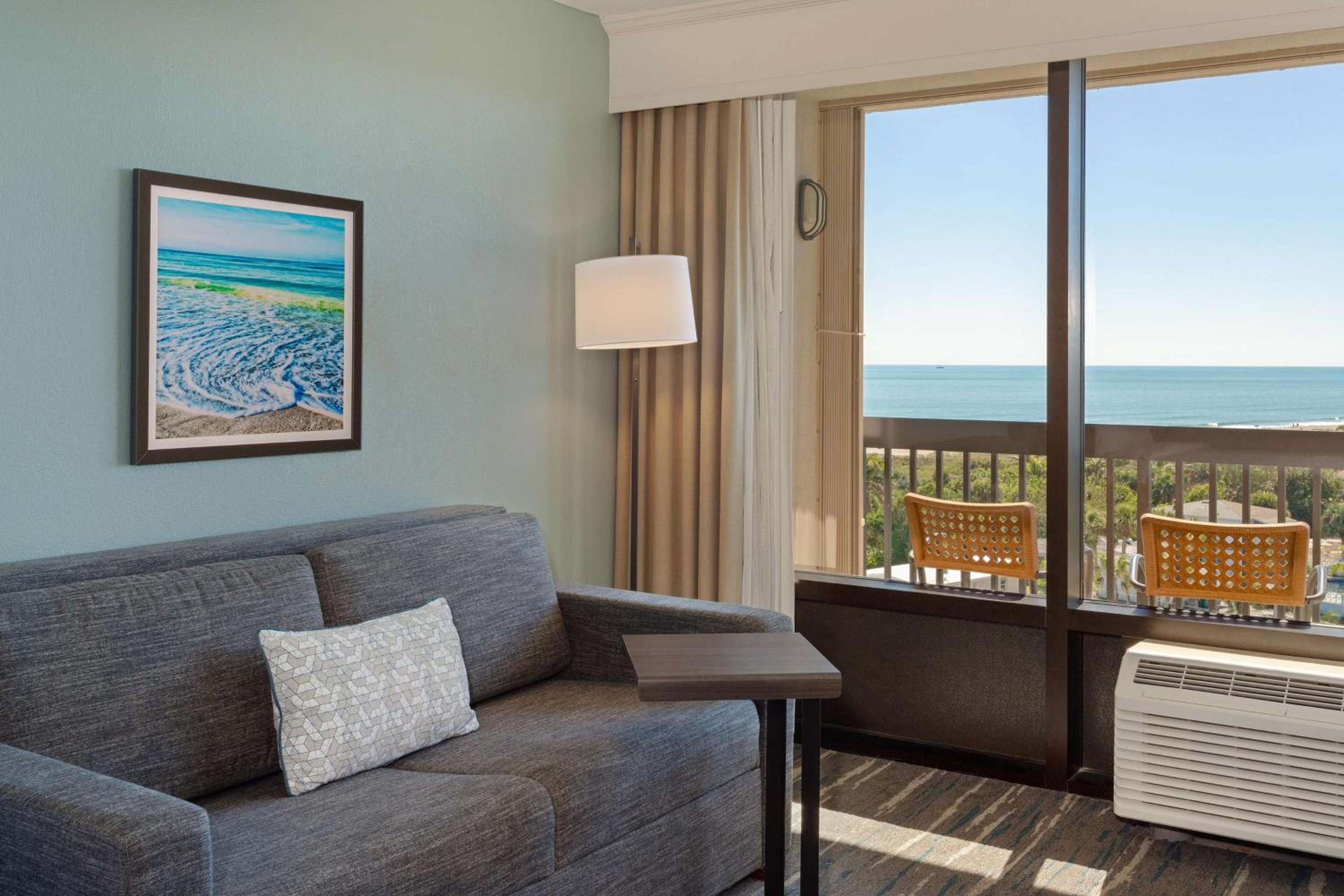 Queen Room with Ocean View - Non-Smoking photo 3