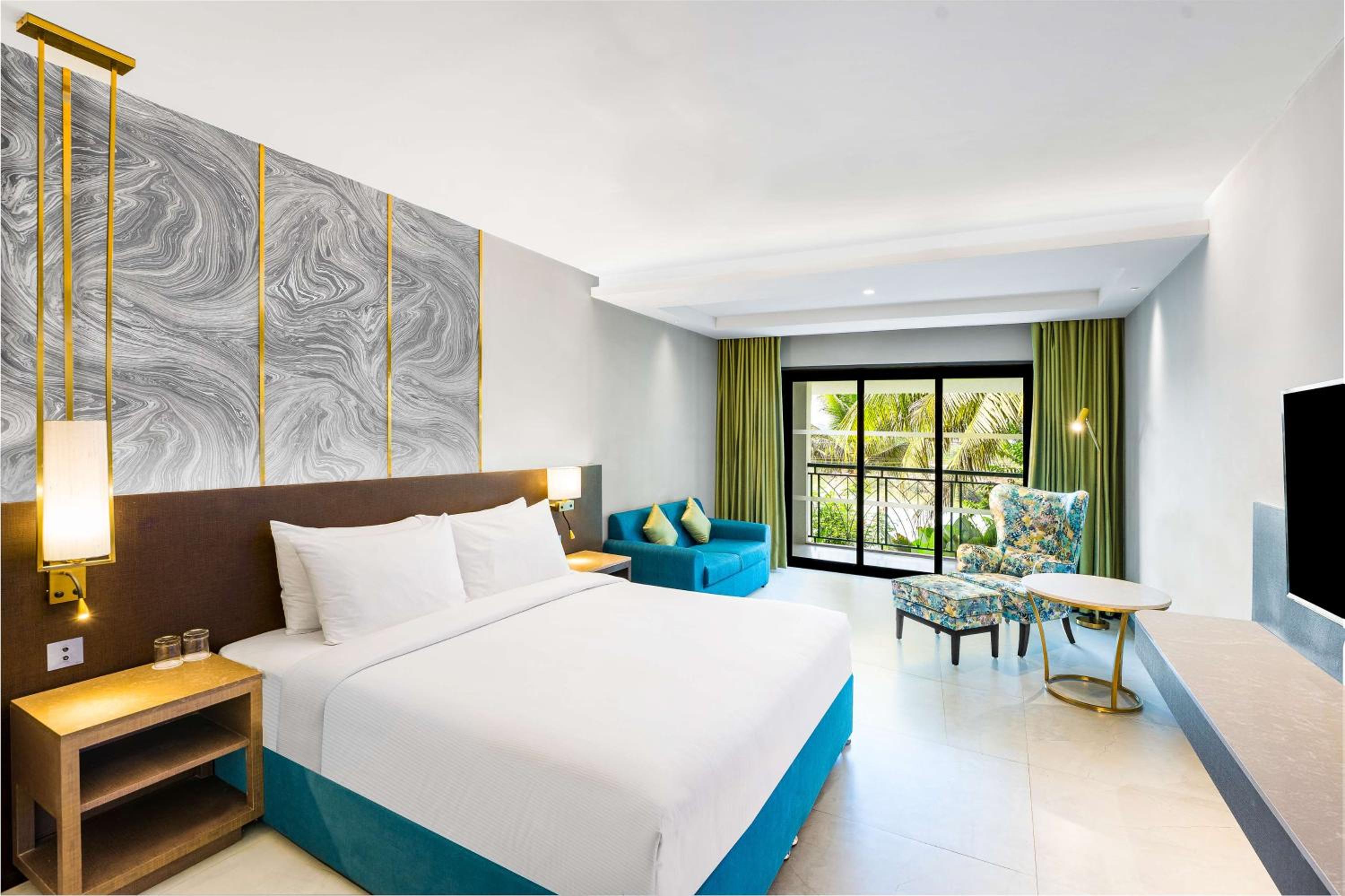 Premium King Room -  20% Discount on Food at Flame, Happy Hours 1+1 from 4pm to 6 pm - Photo 3