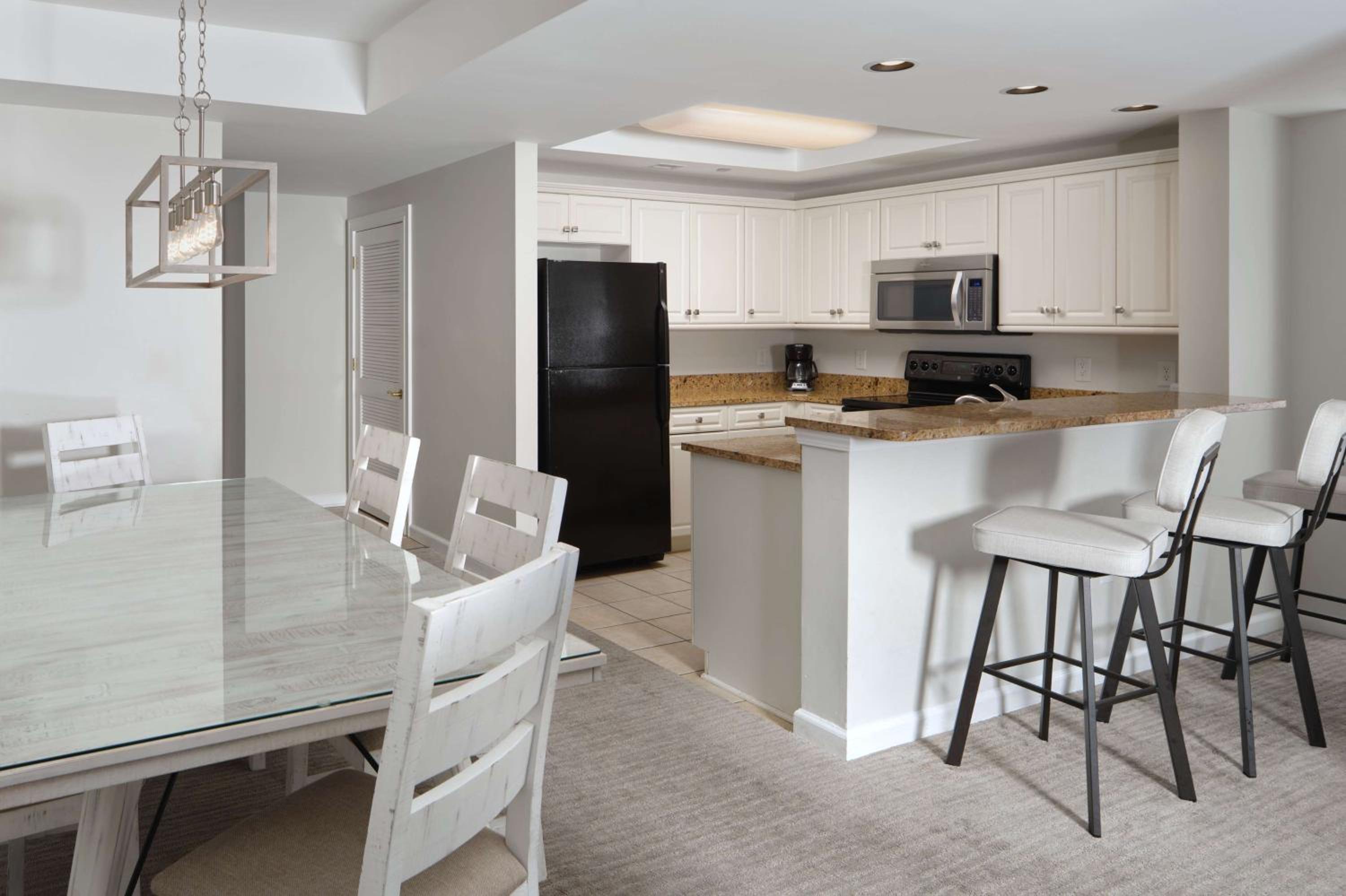 Three-Bedroom Condo with Ocean View - Photo 5