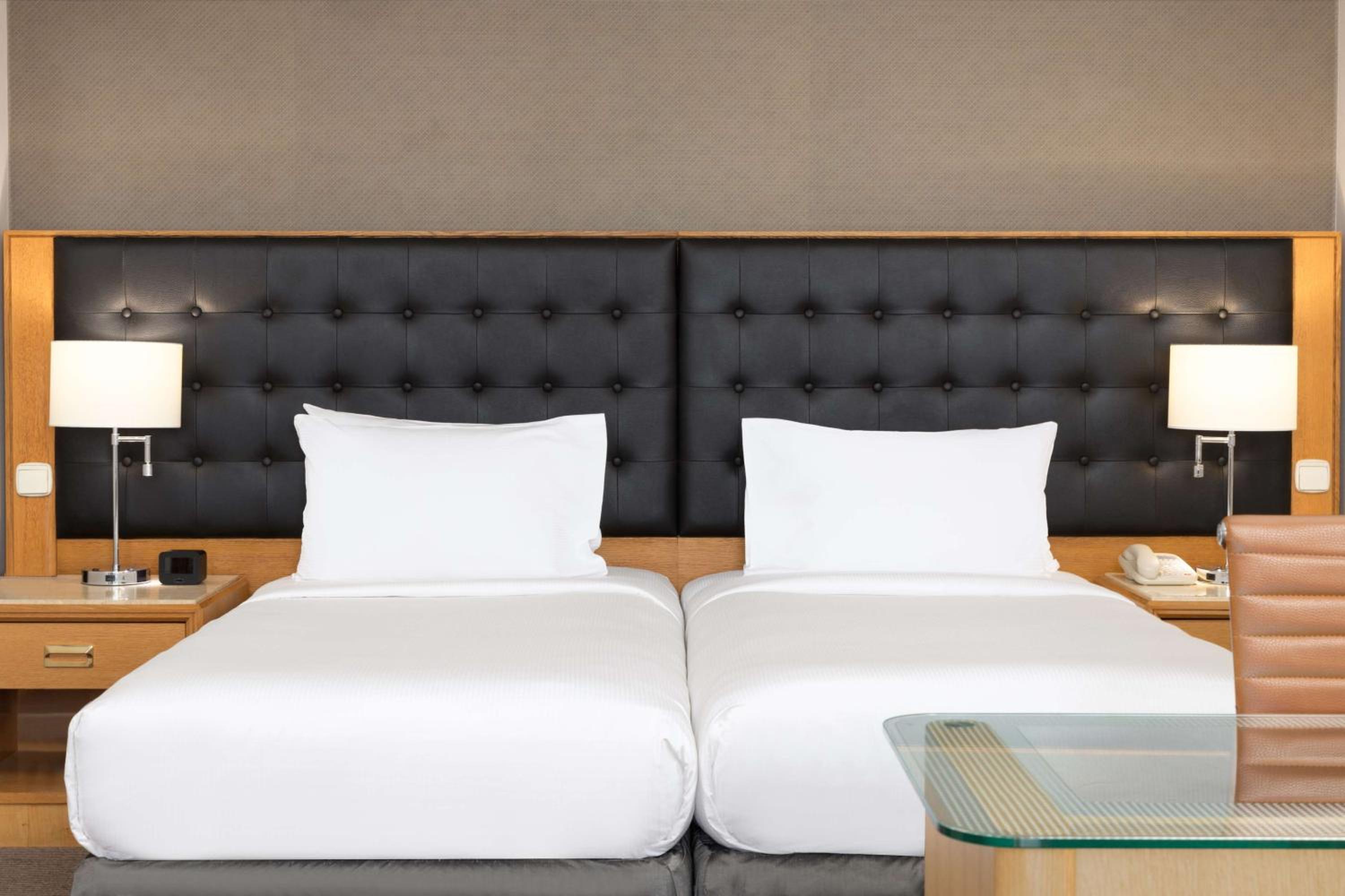 Deluxe Twin Room - Photo 8