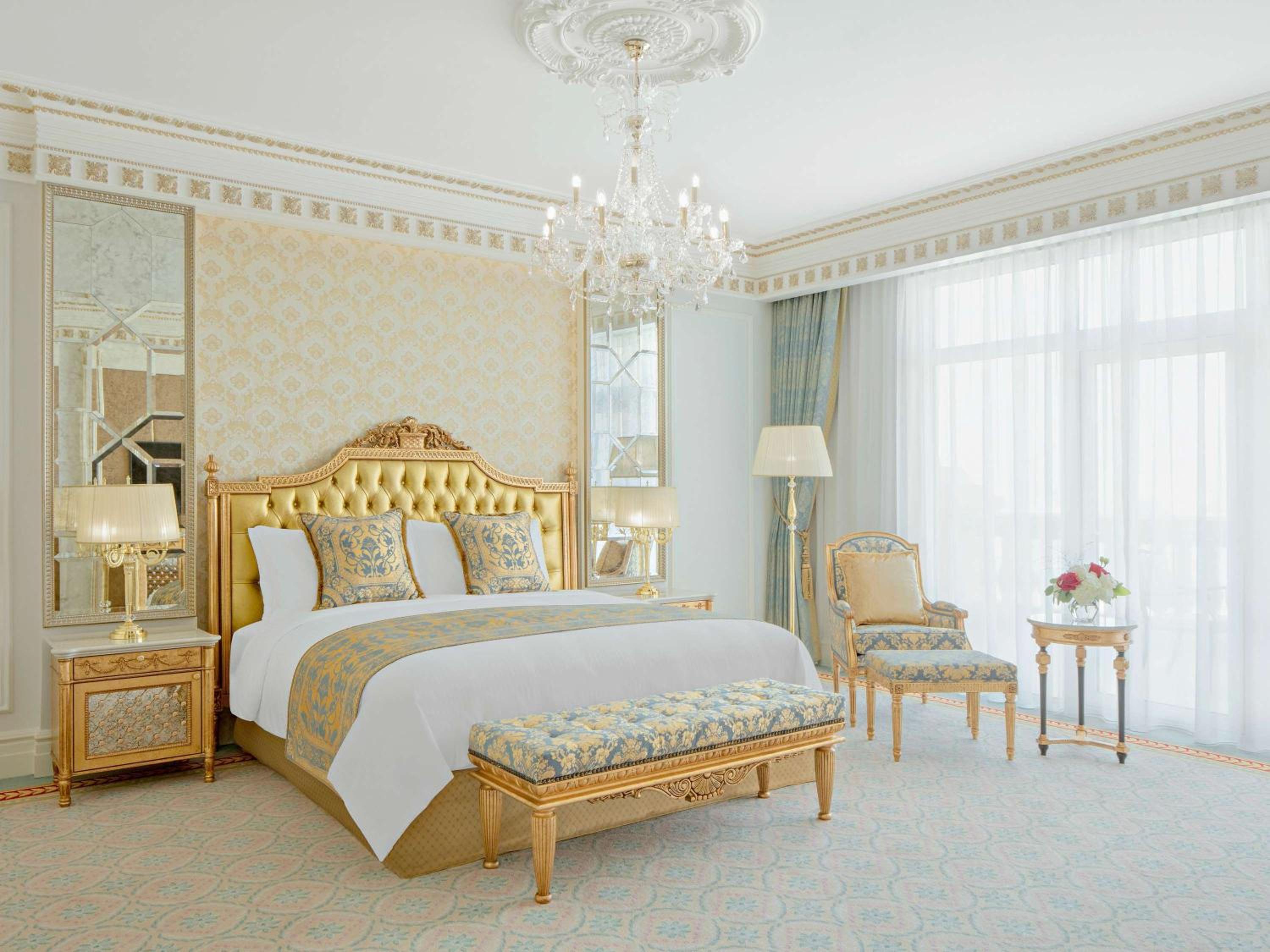 One-Bedroom Premier Suite With Balcony And Lounge Access thumbnail 6