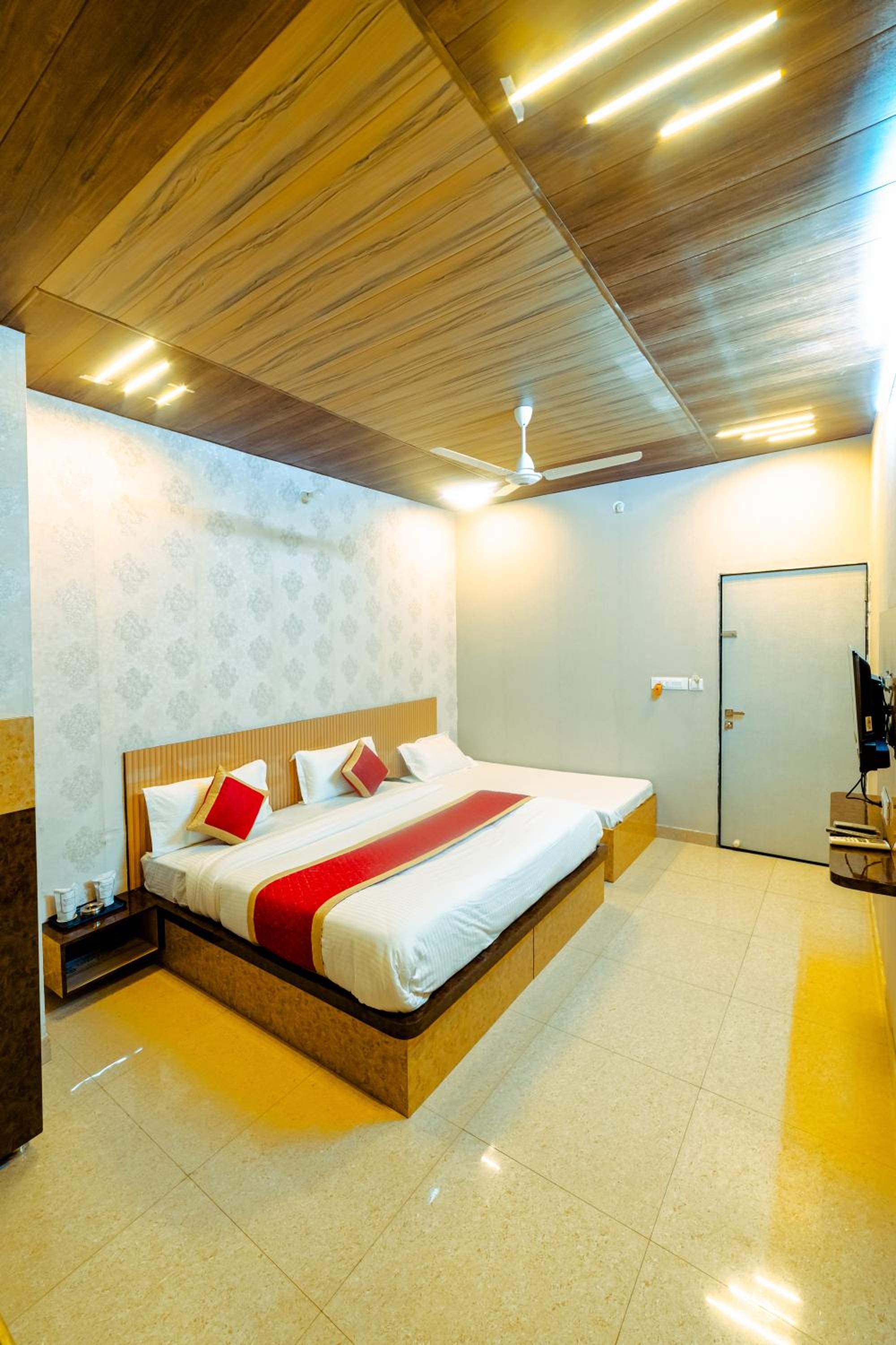 Deluxe Triple Room - Photo 1