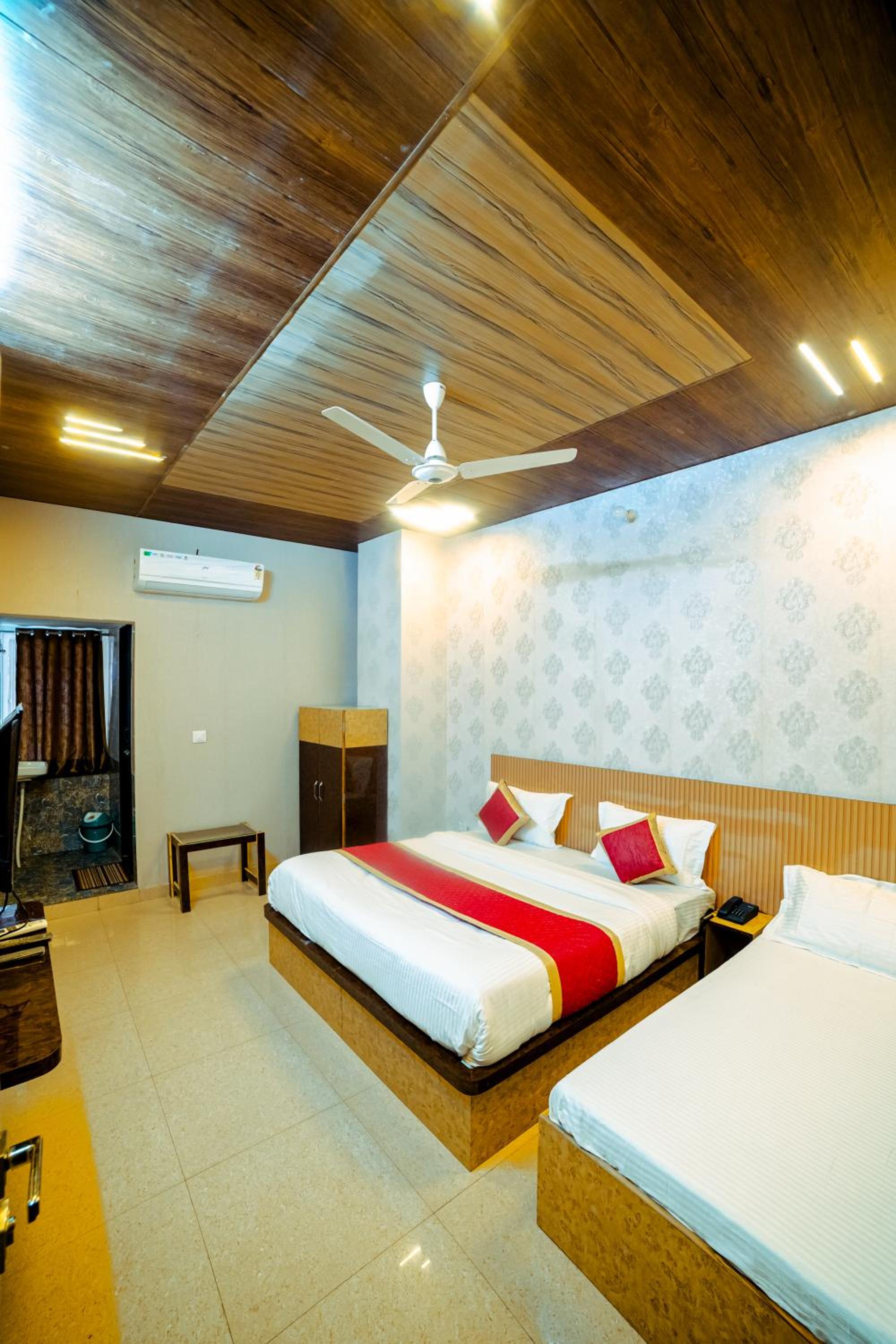 Deluxe Triple Room - Photo 6