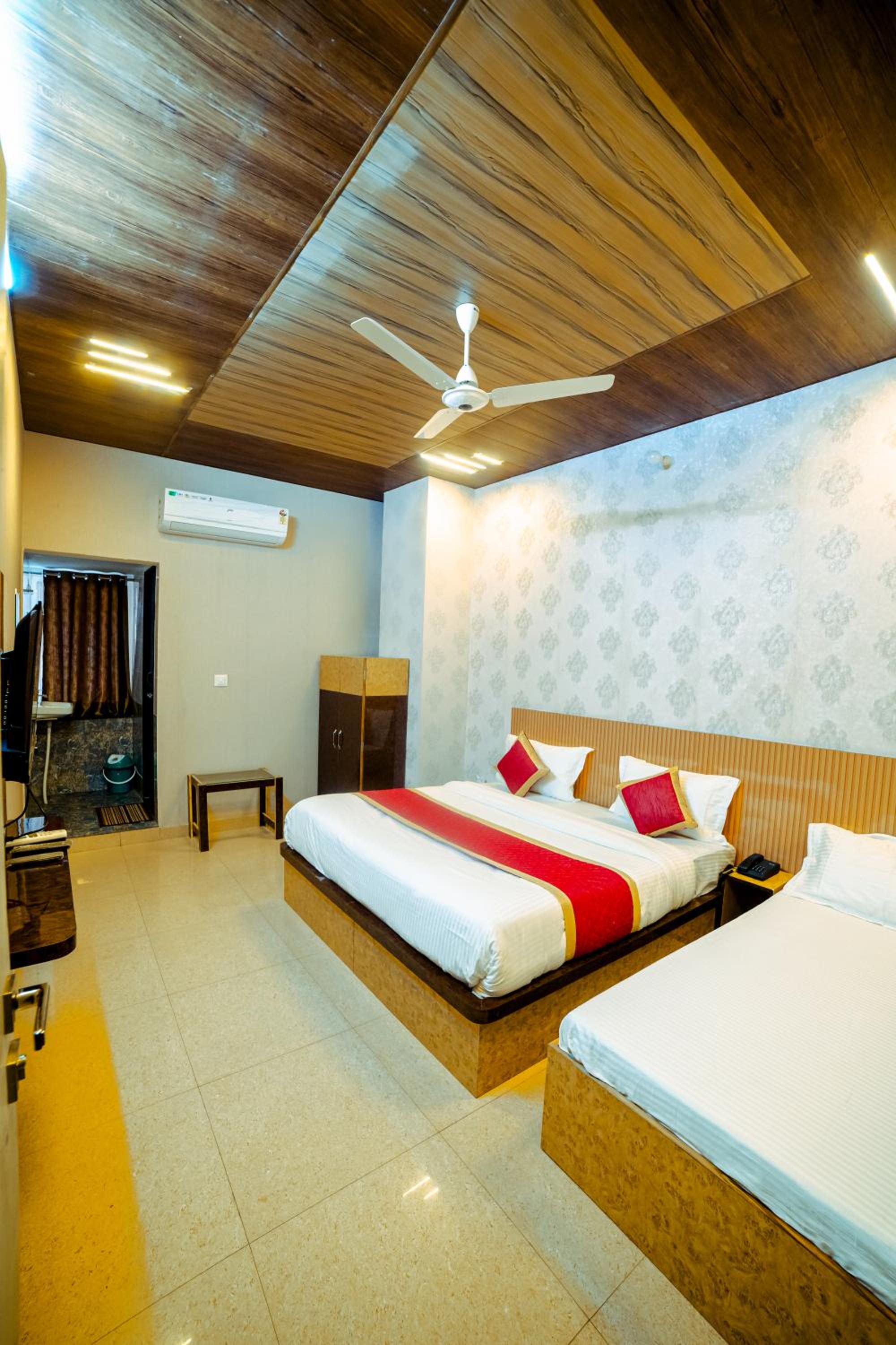 Deluxe Triple Room - Photo 5