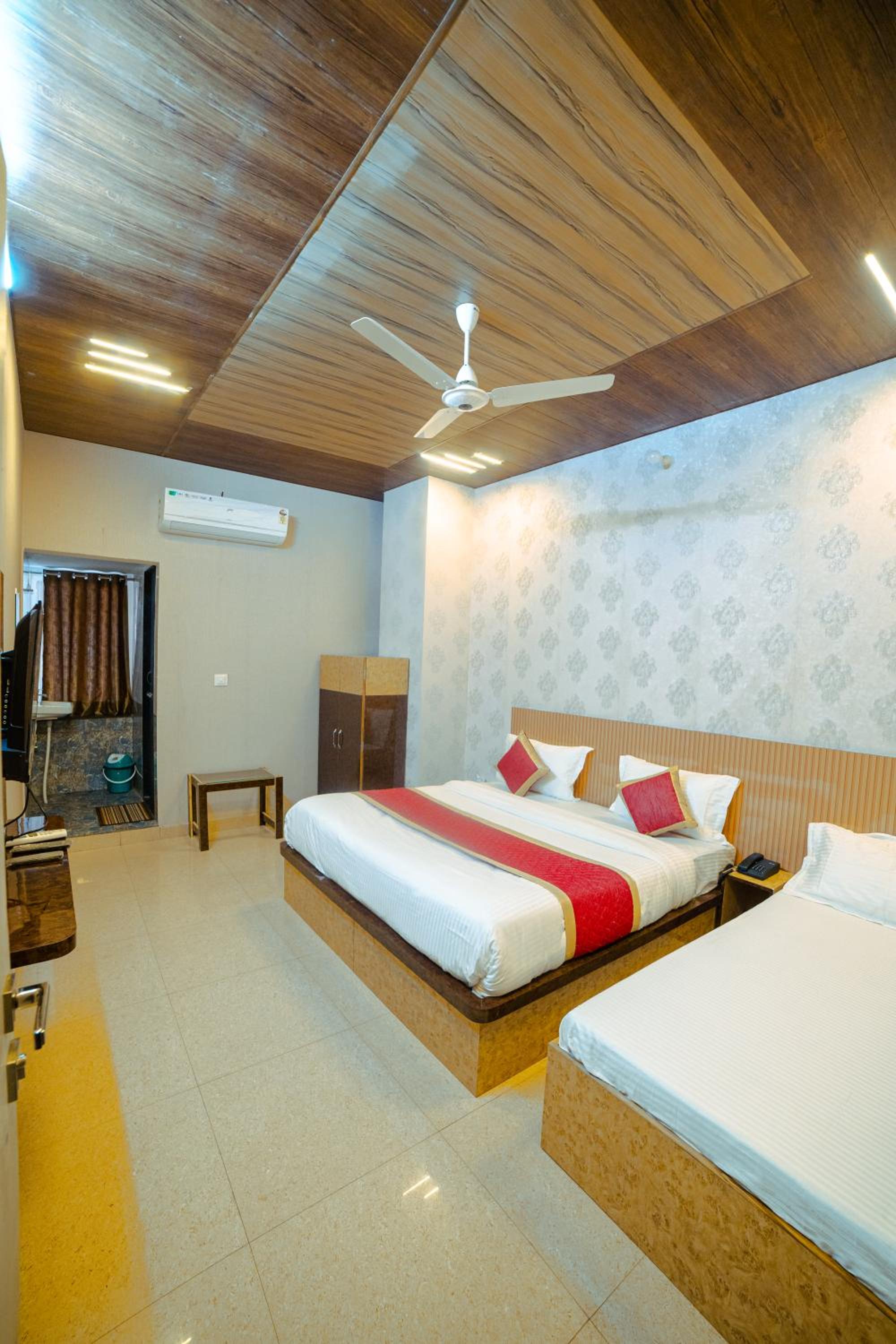 Deluxe Triple Room - Photo 4