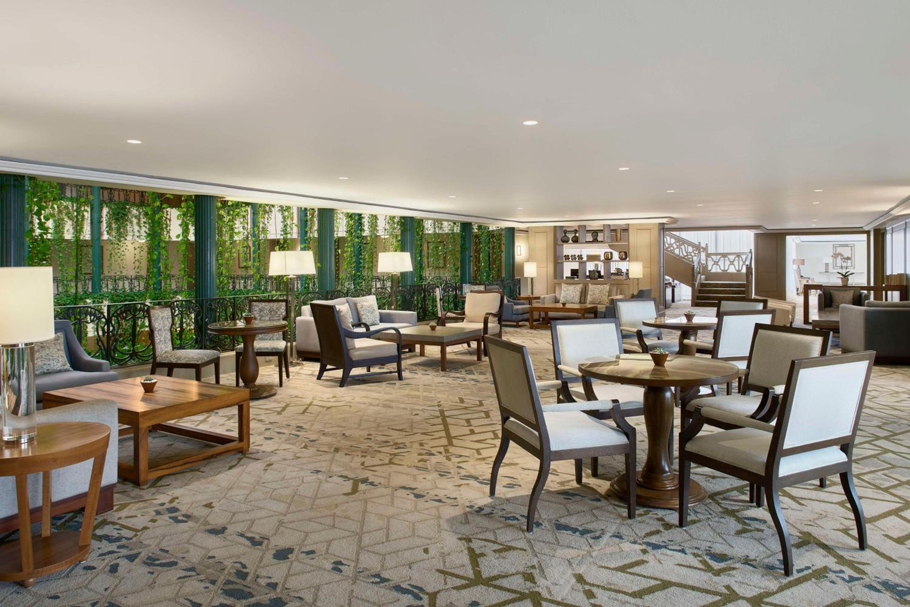 Deluxe Seafront King Room - Photo 3