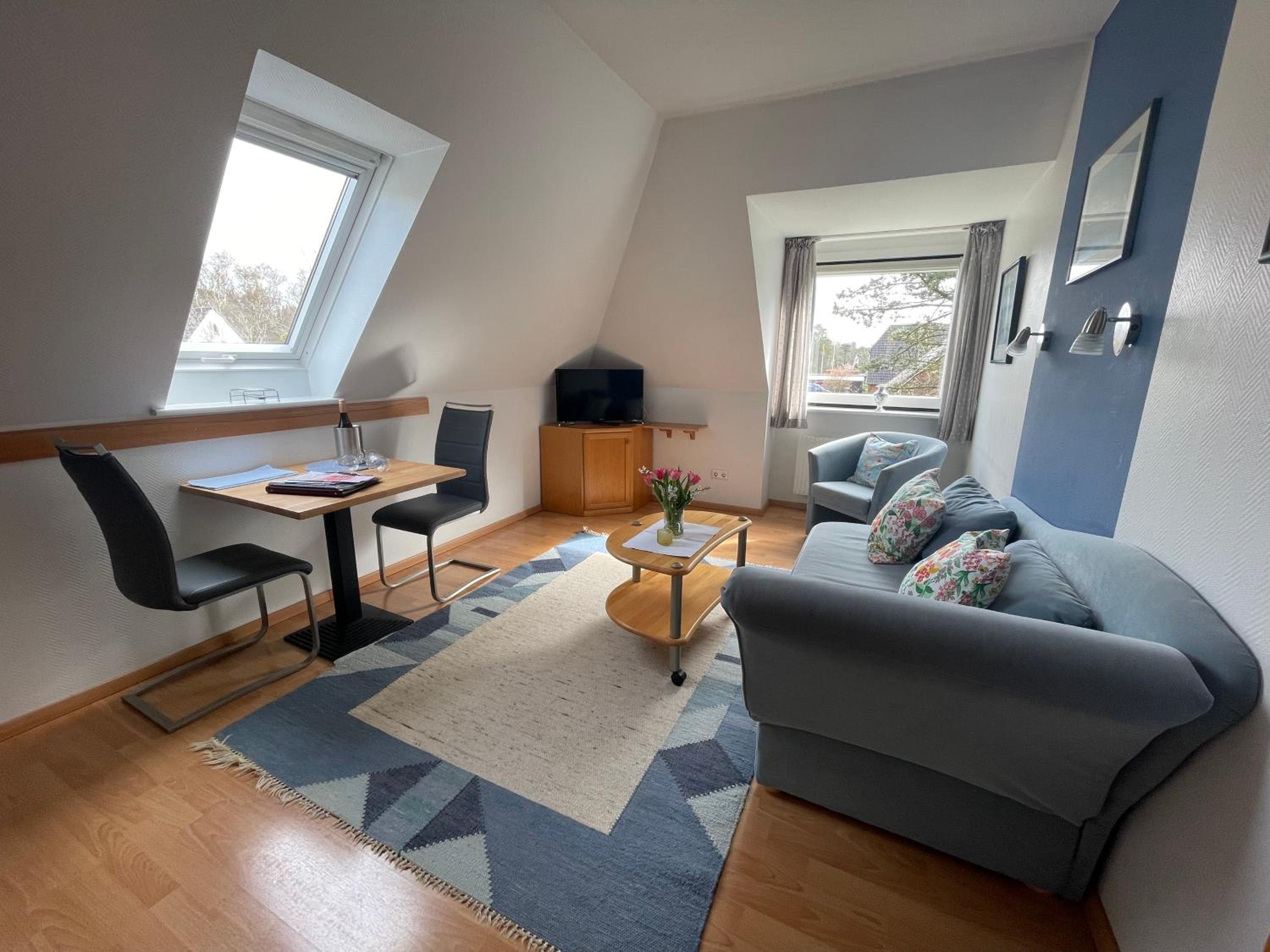 One-Bedroom Apartment photo 1