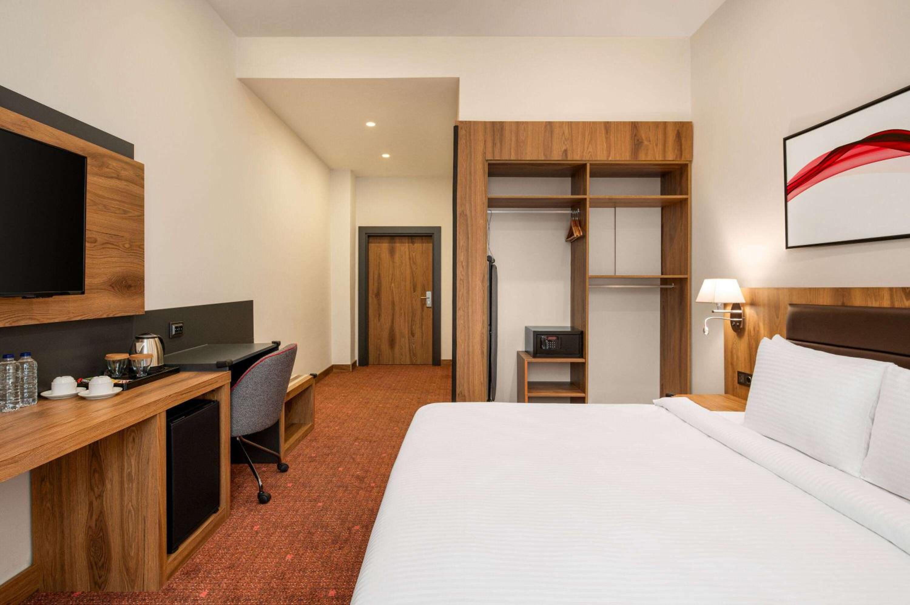King Room - Mobility Access/Non-Smoking photo 1