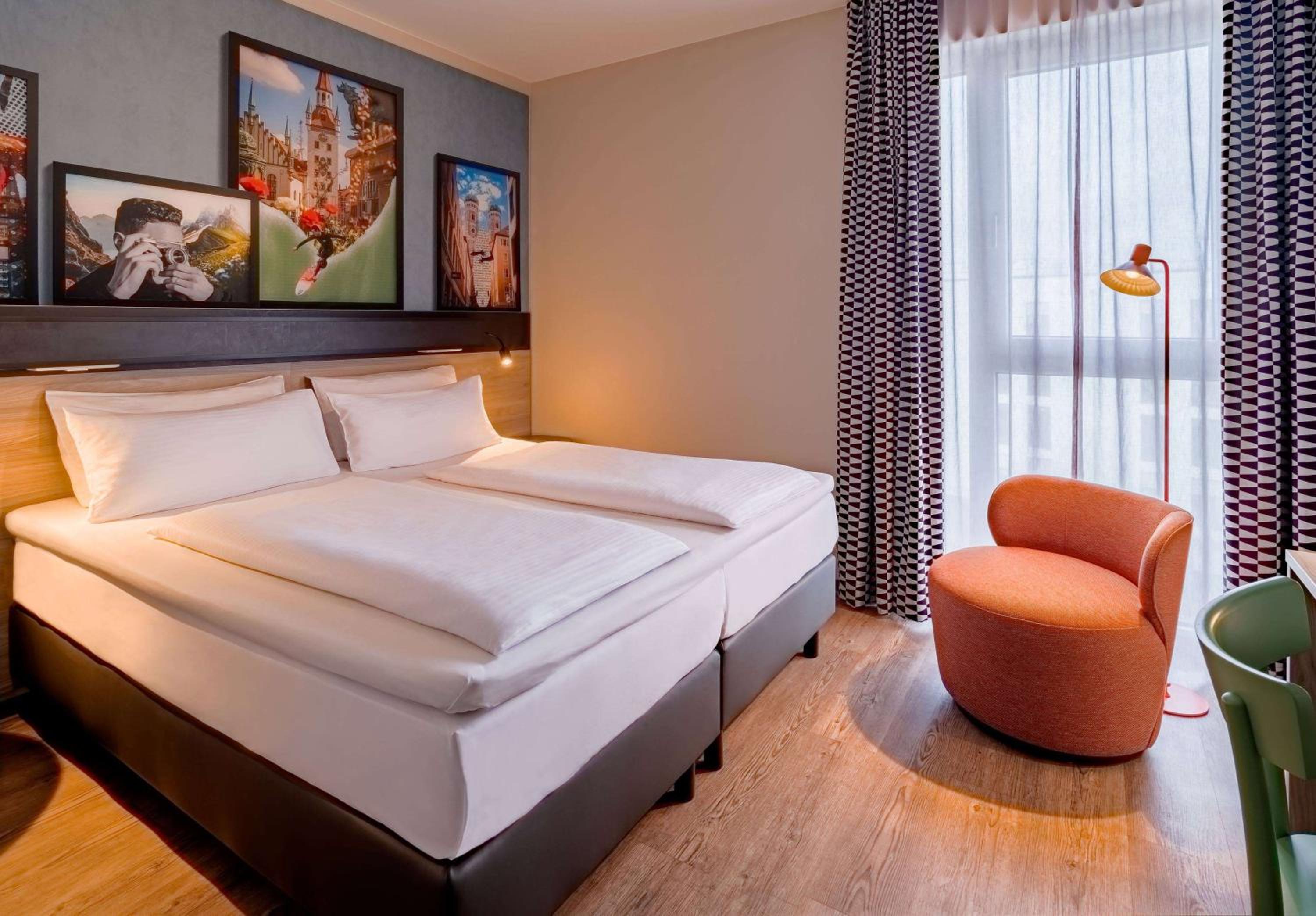 Premium Room with One Double Bed - Photo 6