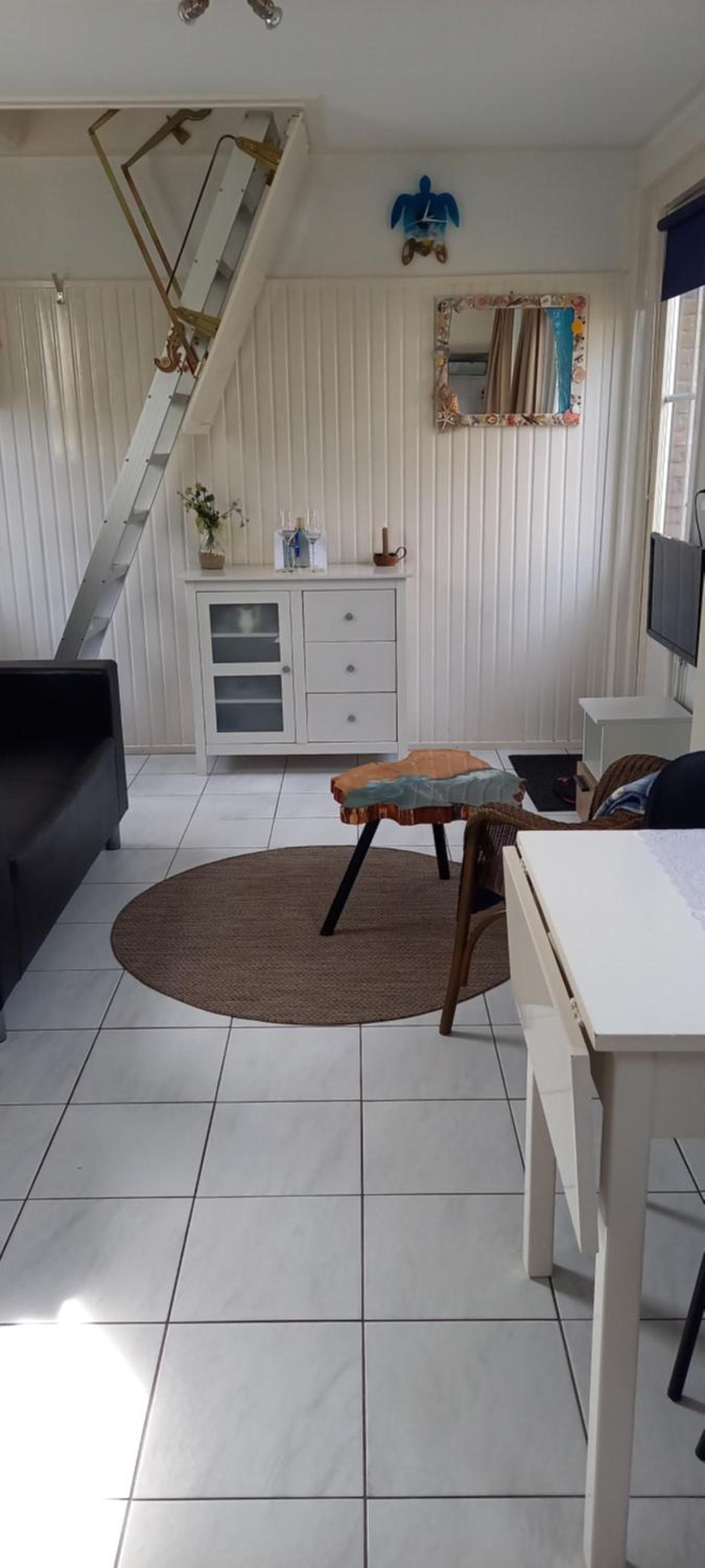 One-Bedroom House photo 1