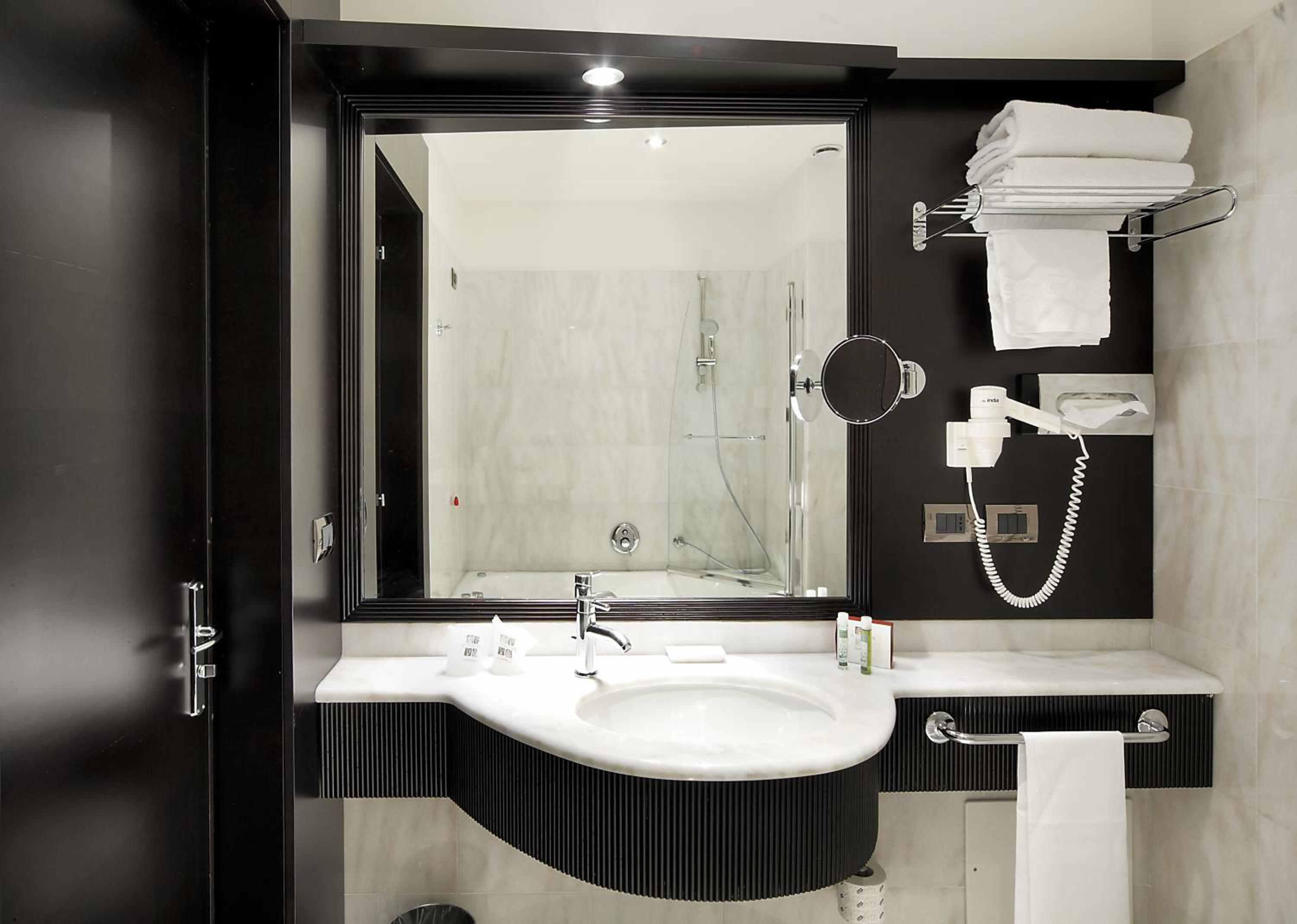 Double or Twin Room - Photo 3
