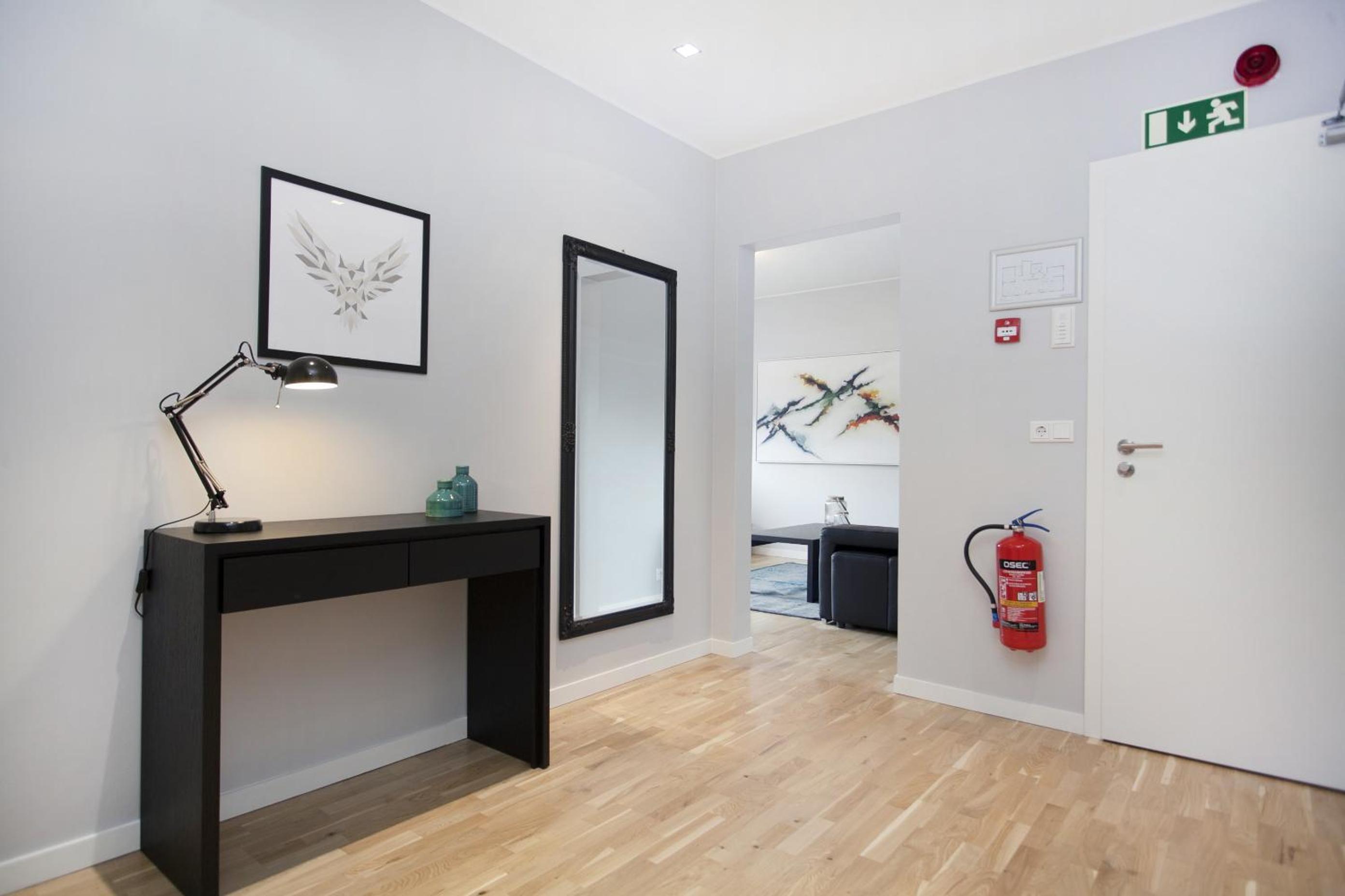 Two-Bedroom Apartment with Balcony - Photo 11