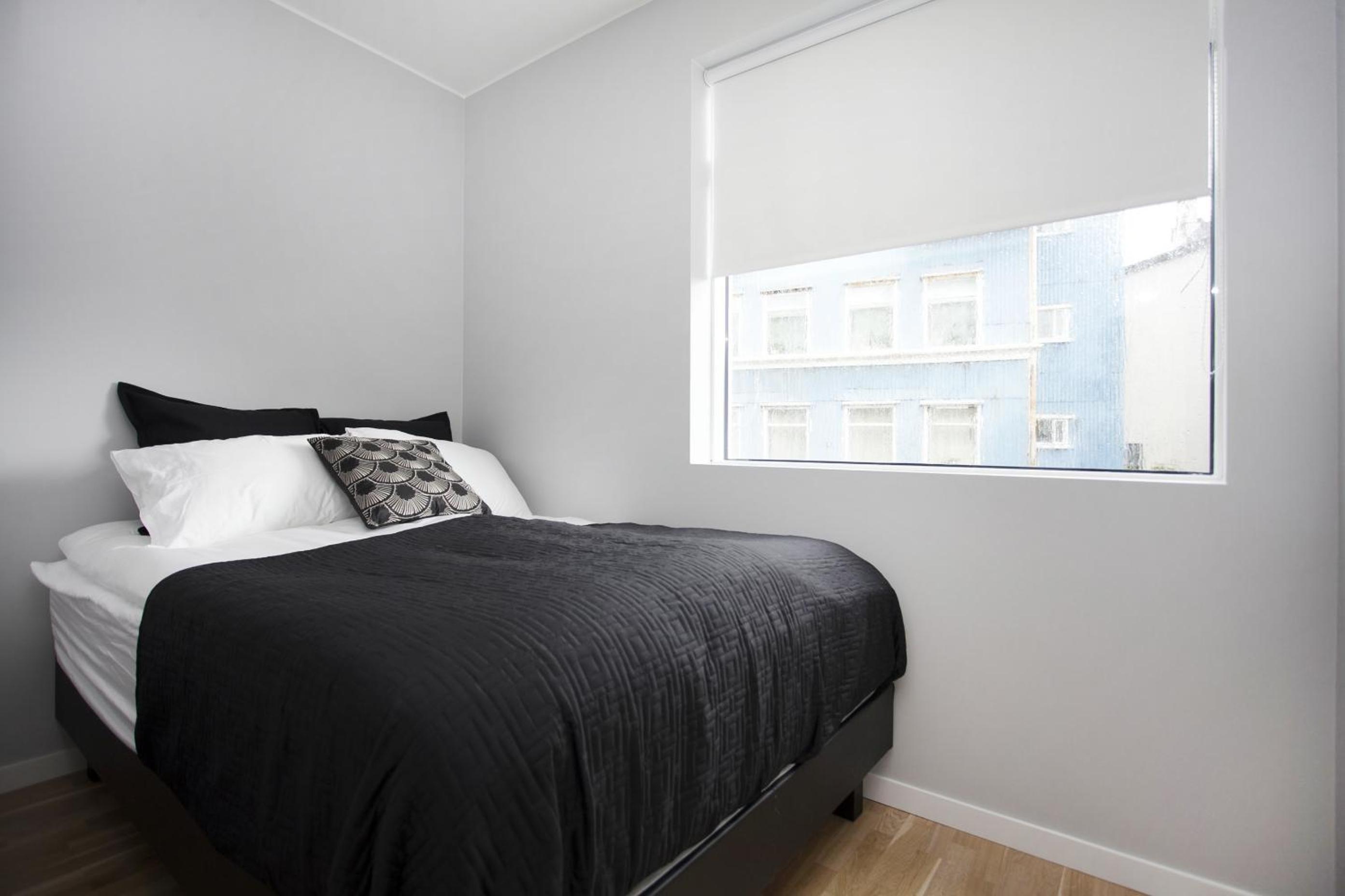Two-Bedroom Apartment with Balcony - Photo 10