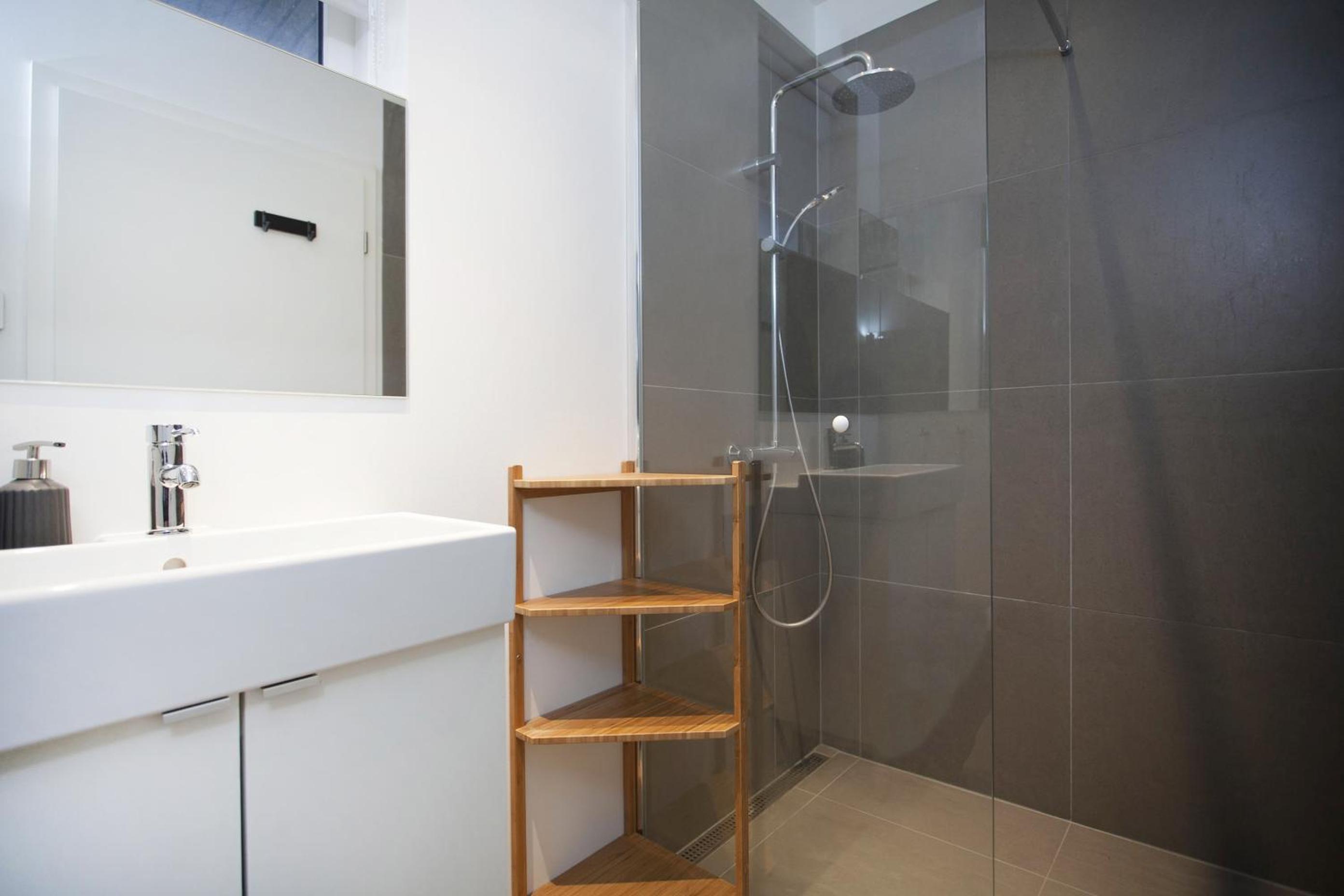 Two-Bedroom Apartment with Balcony - Photo 15