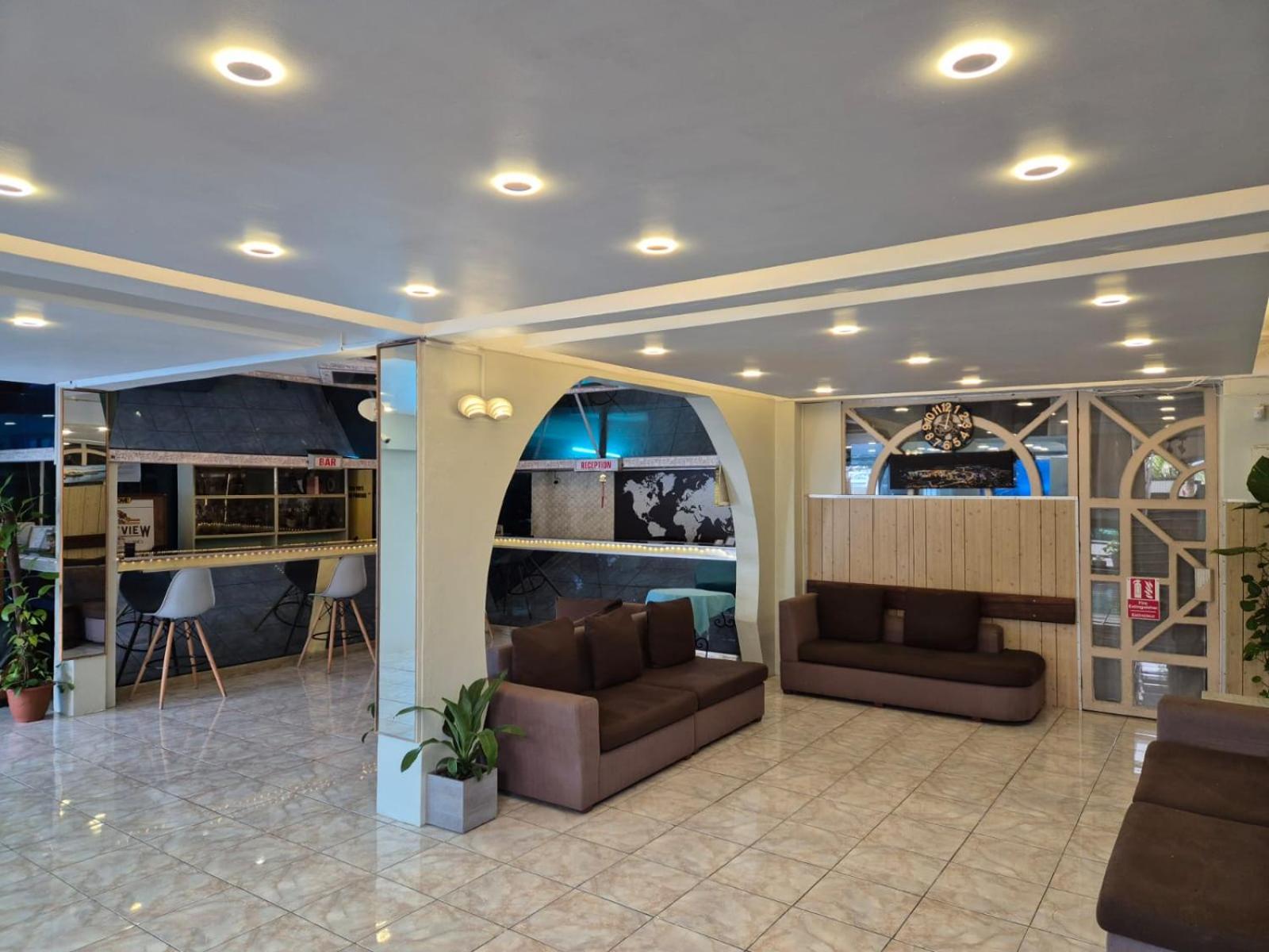 Family Room with Balcony photo 2