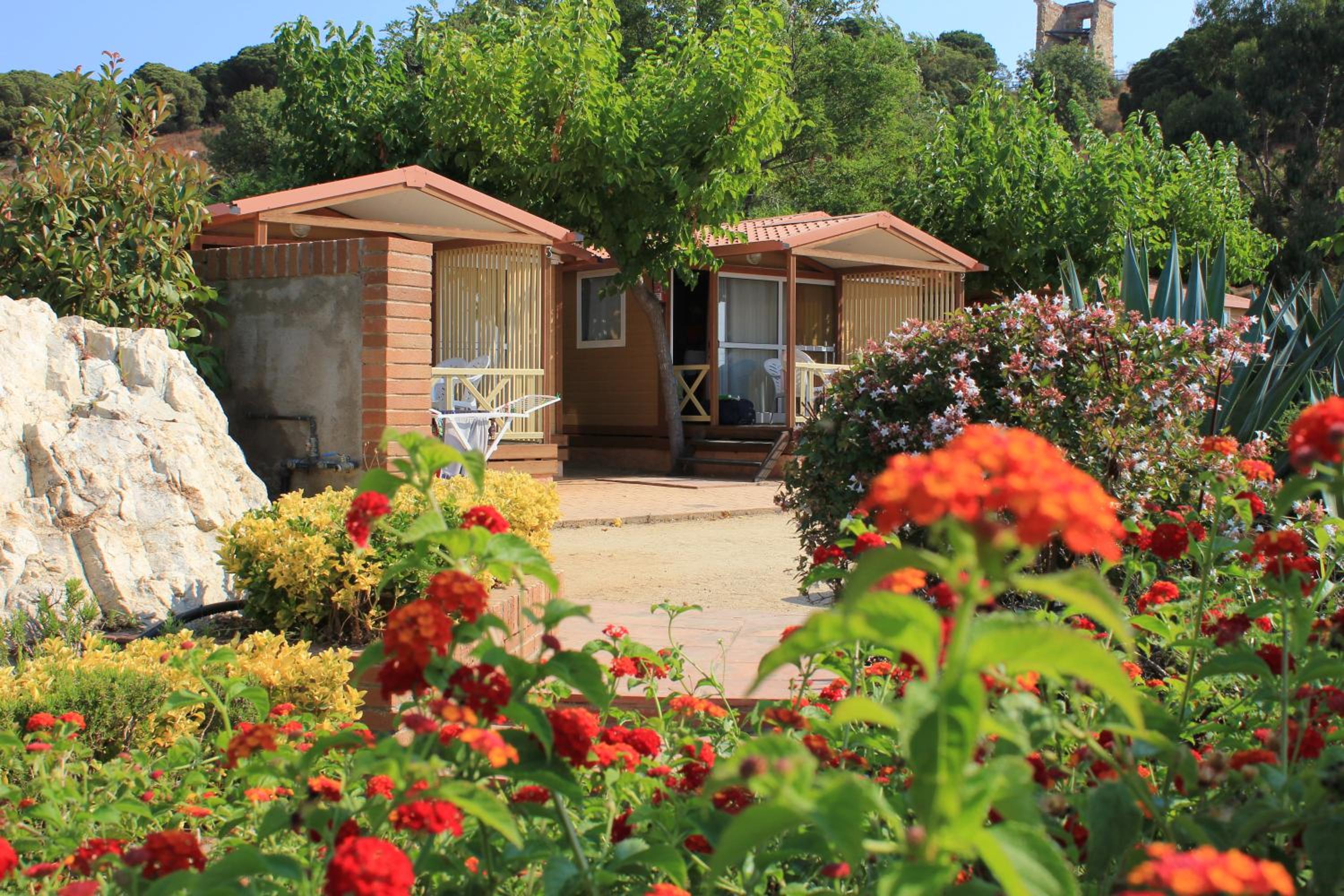 Two-Bedroom Bungalow (4 Adults) photo 2