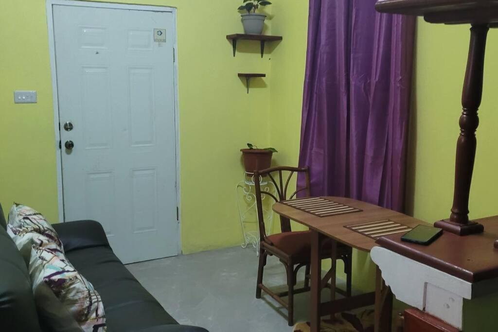 One-Bedroom House photo 2