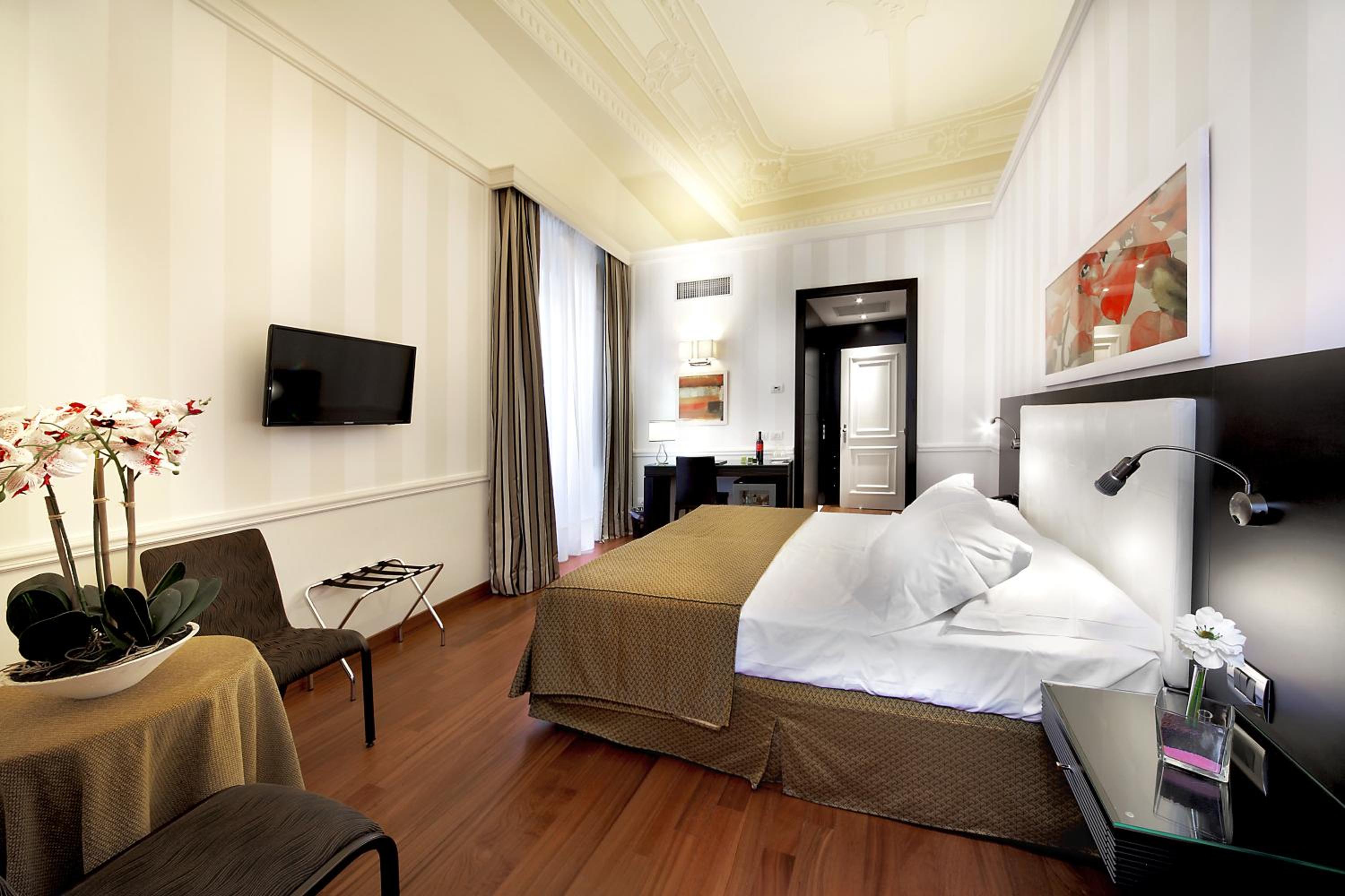 Deluxe Double or Twin Room - Photo 1