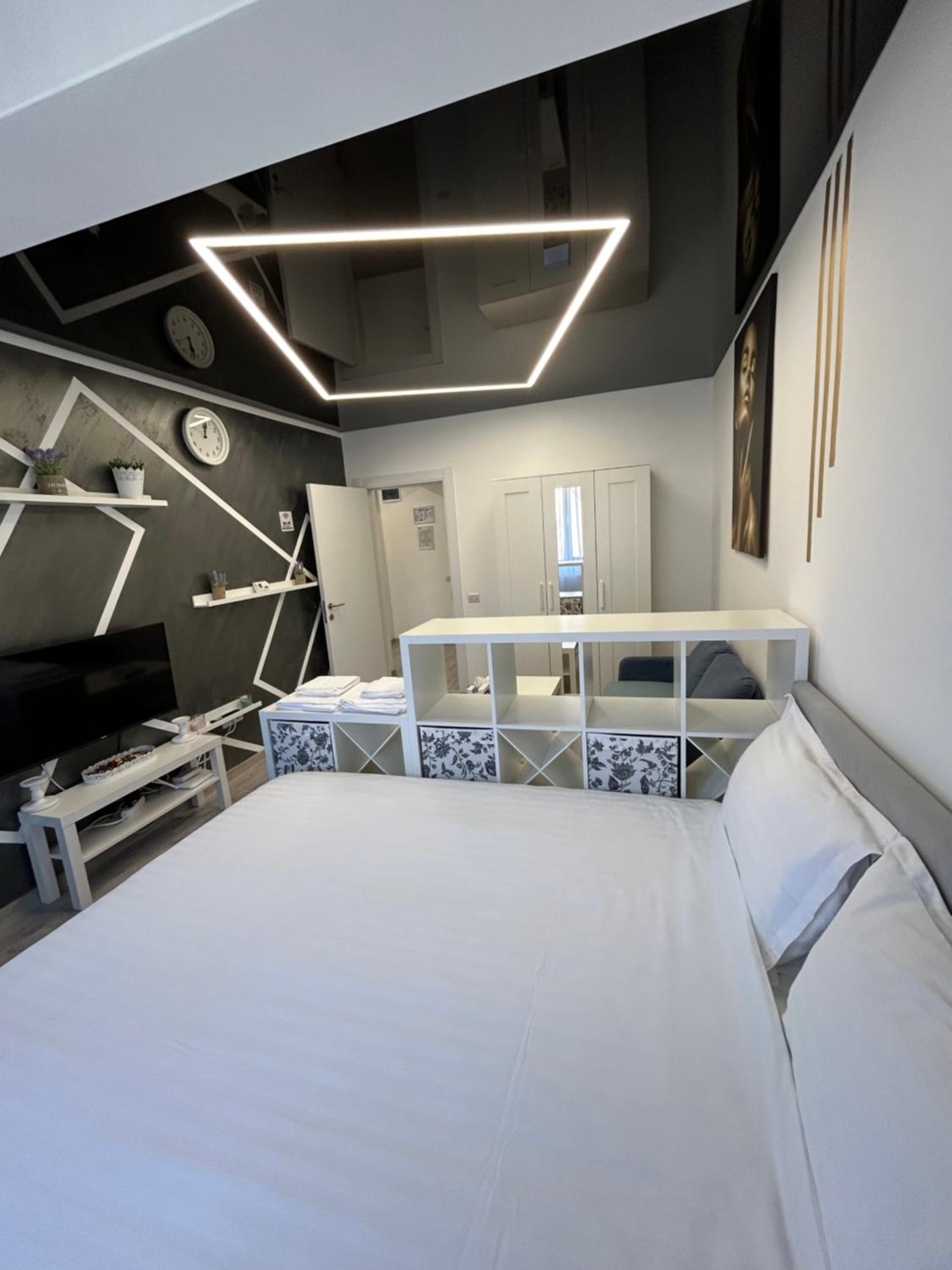 Studio Apartment photo 1