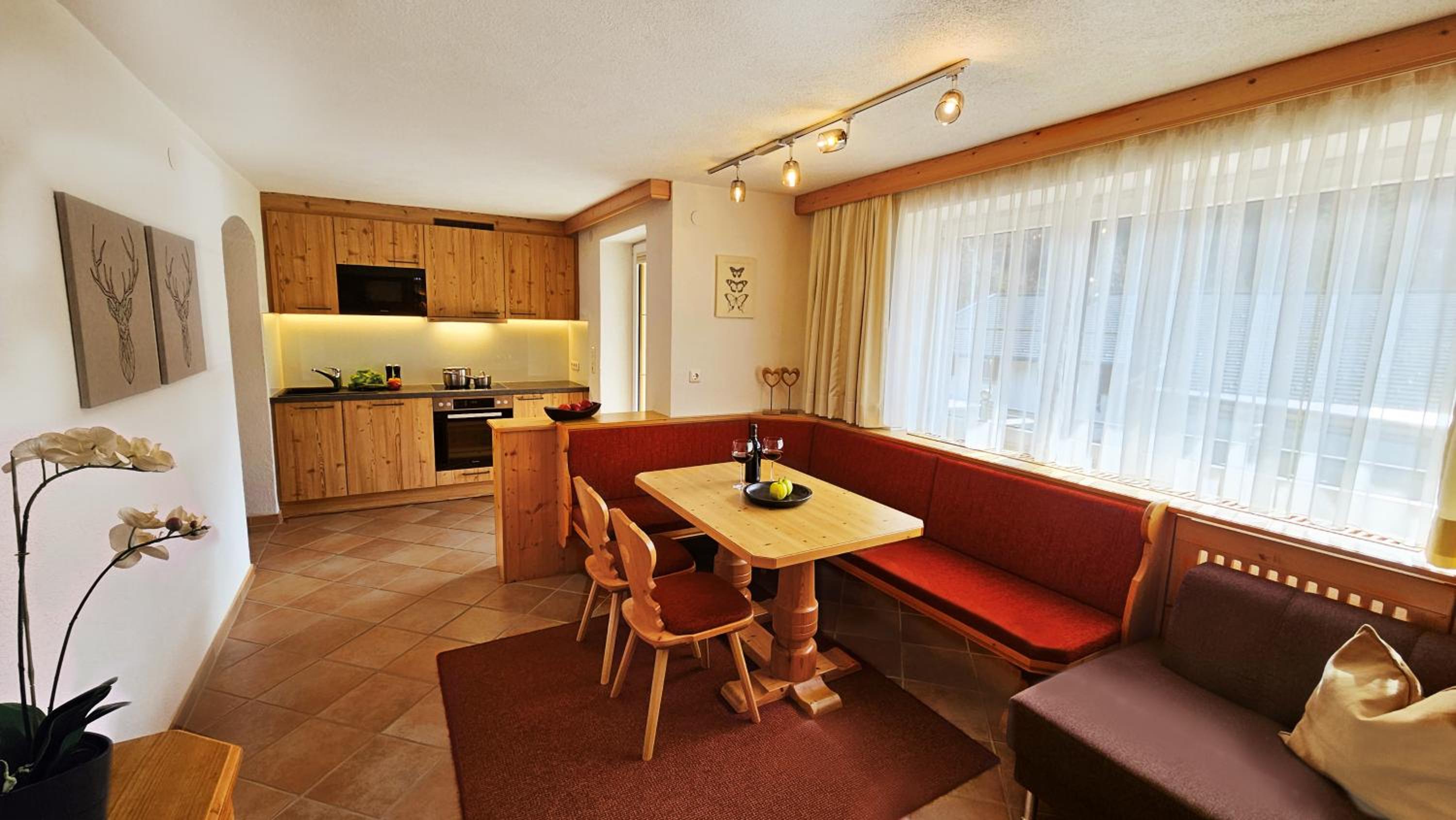 One-Bedroom Apartment with Balcony or Terrace photo 2