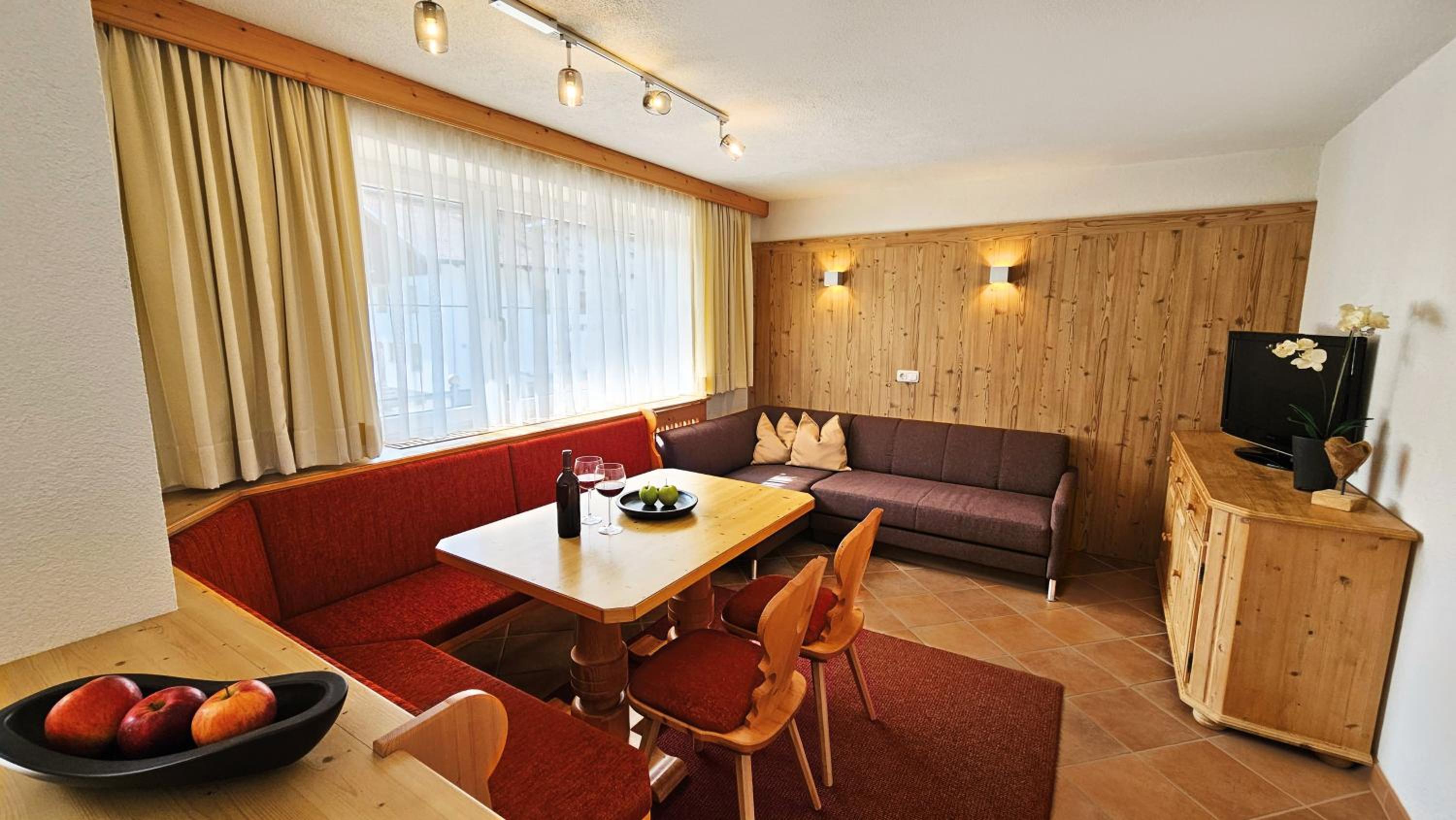 One-Bedroom Apartment with Balcony or Terrace