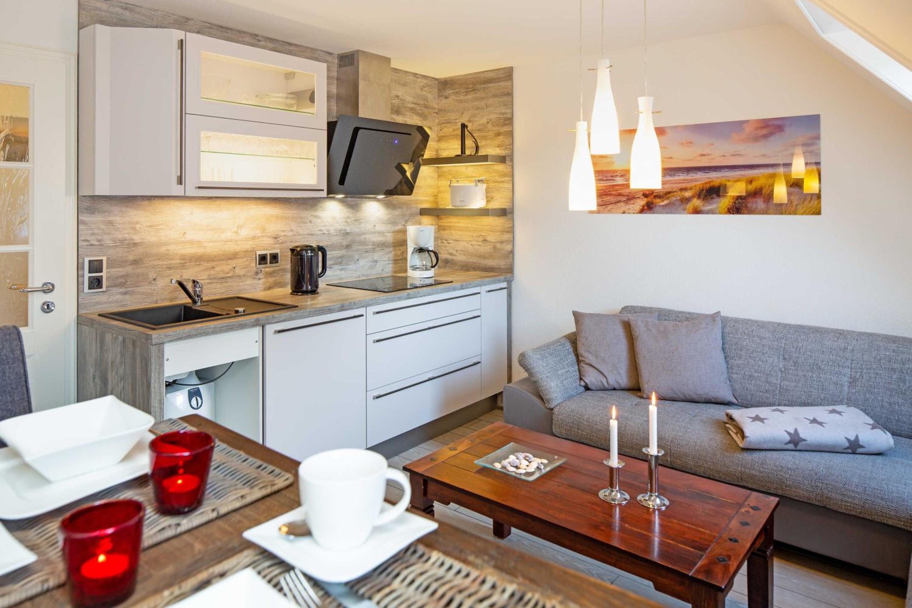 Two-Bedroom Apartment with Balcony photo 2