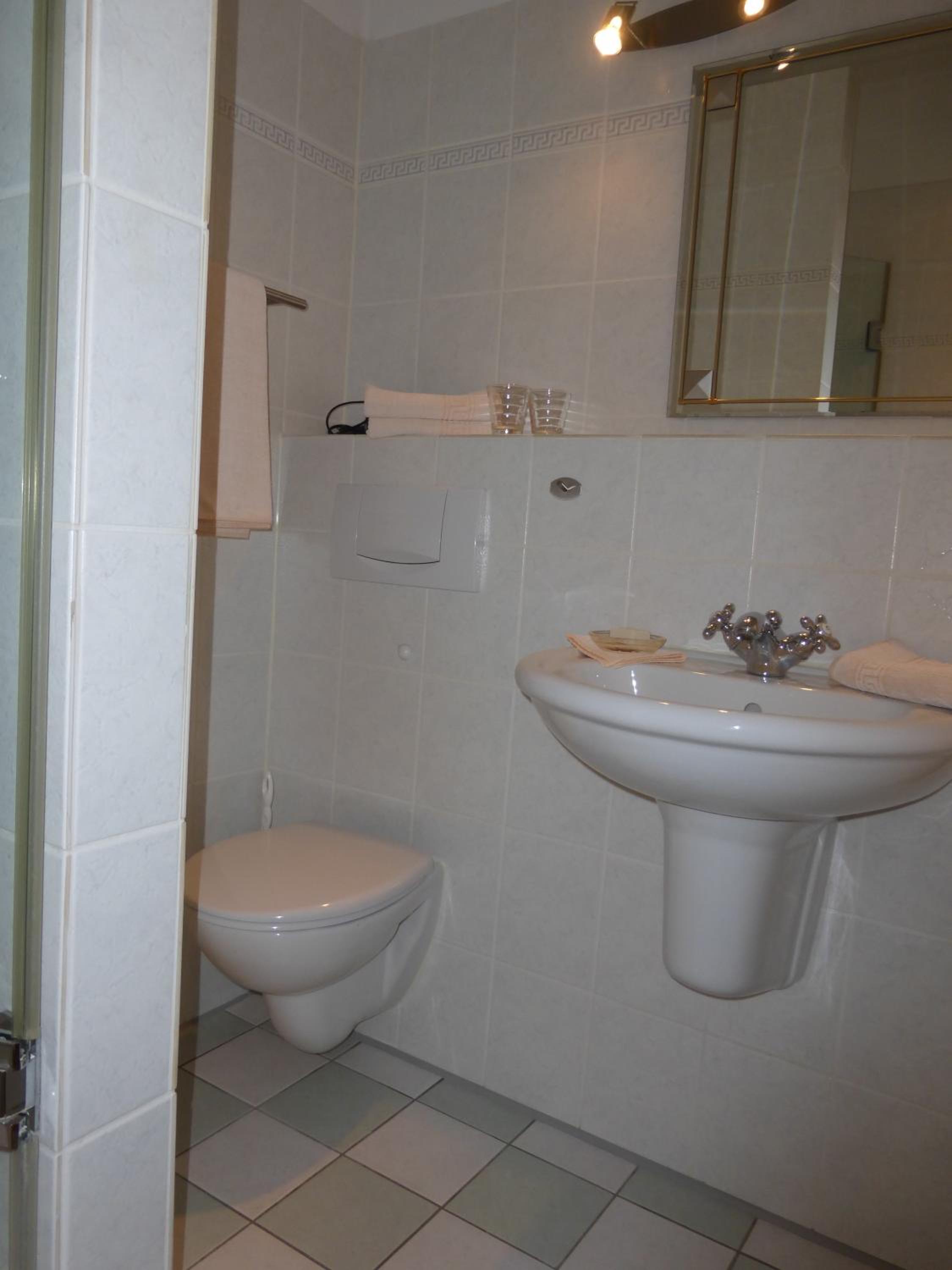 Standard Double Room photo 3
