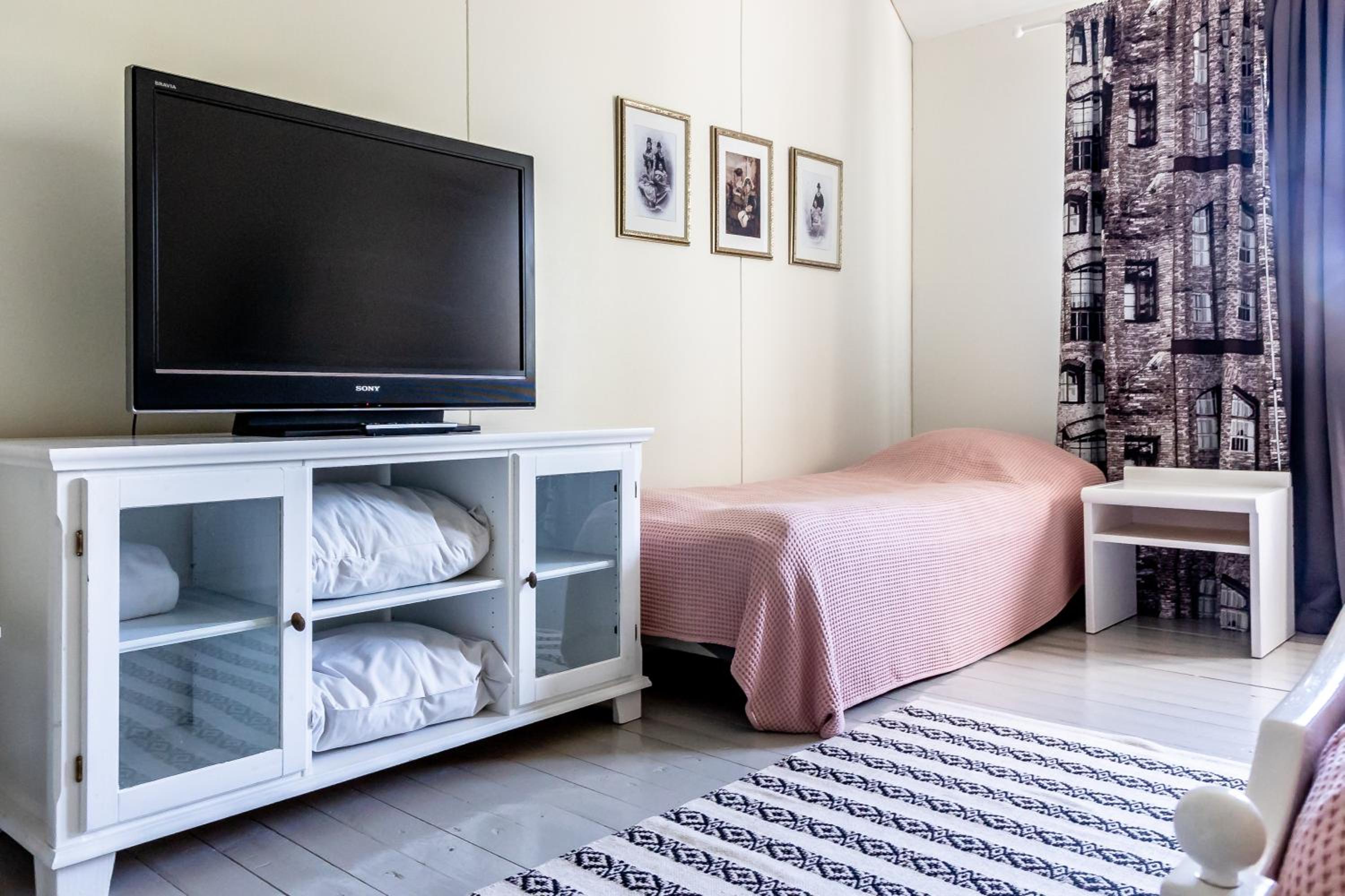 Double or Twin Room with Garden View photo 3