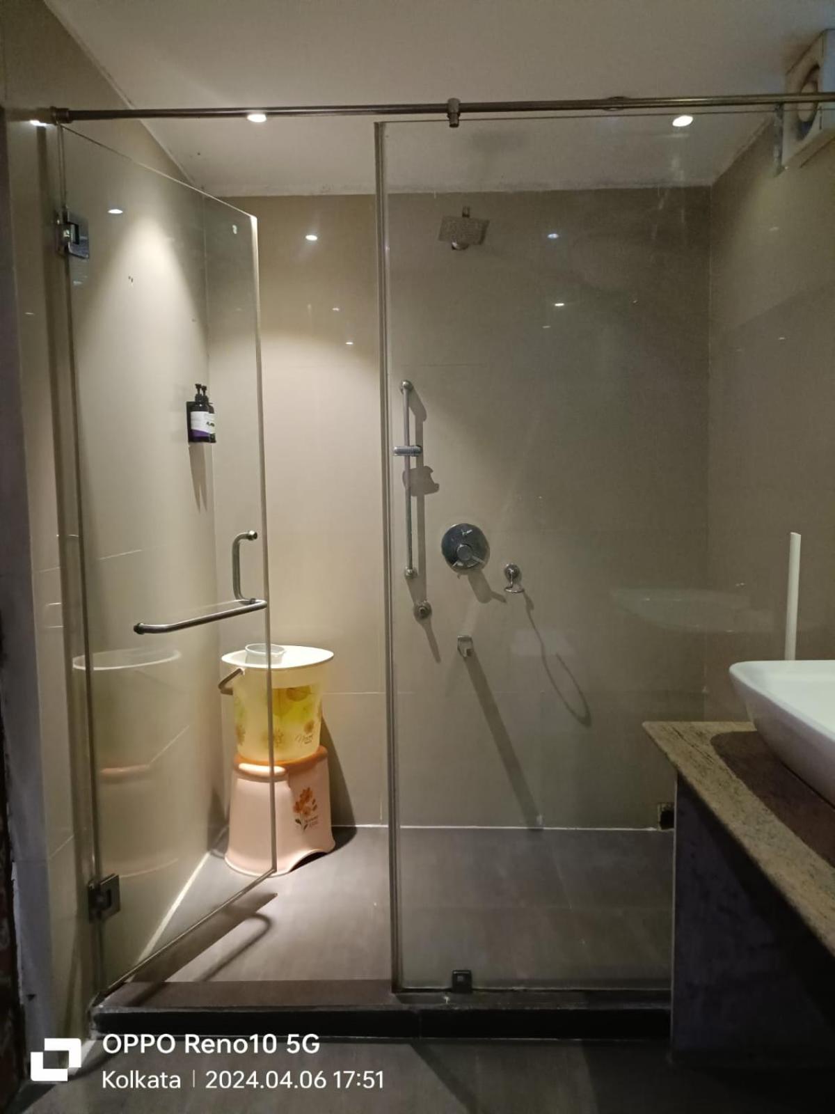 Deluxe Double Room - Photo 19