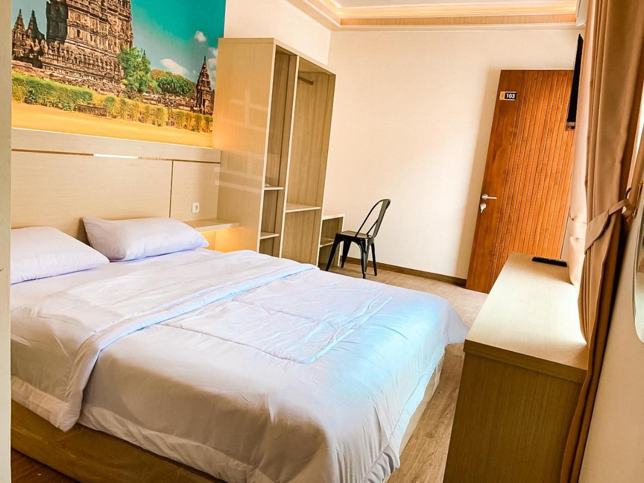 Deluxe Room (2 Adults + 1 Child) photo 2