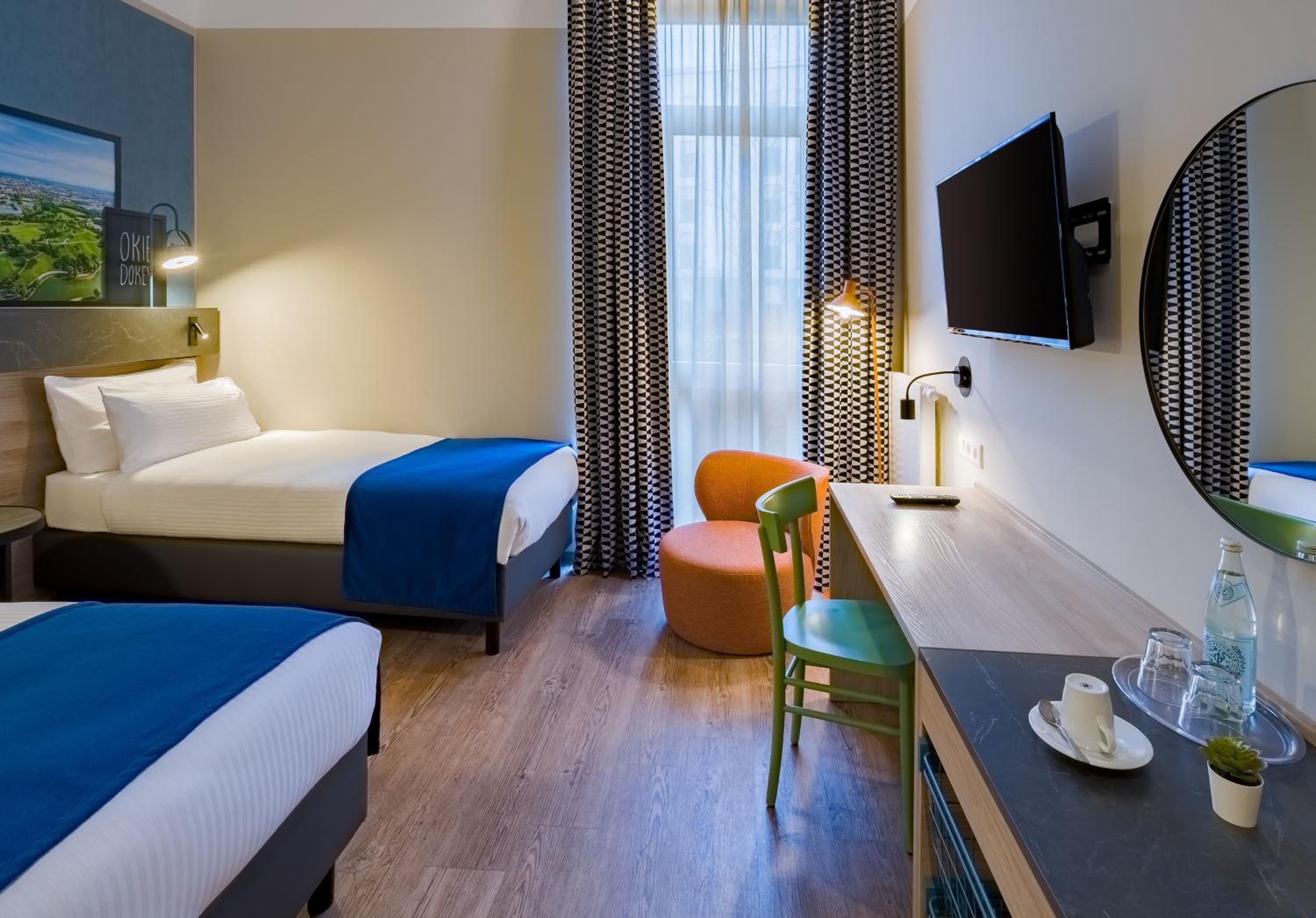 Premium Room with One Double Bed - Photo 7